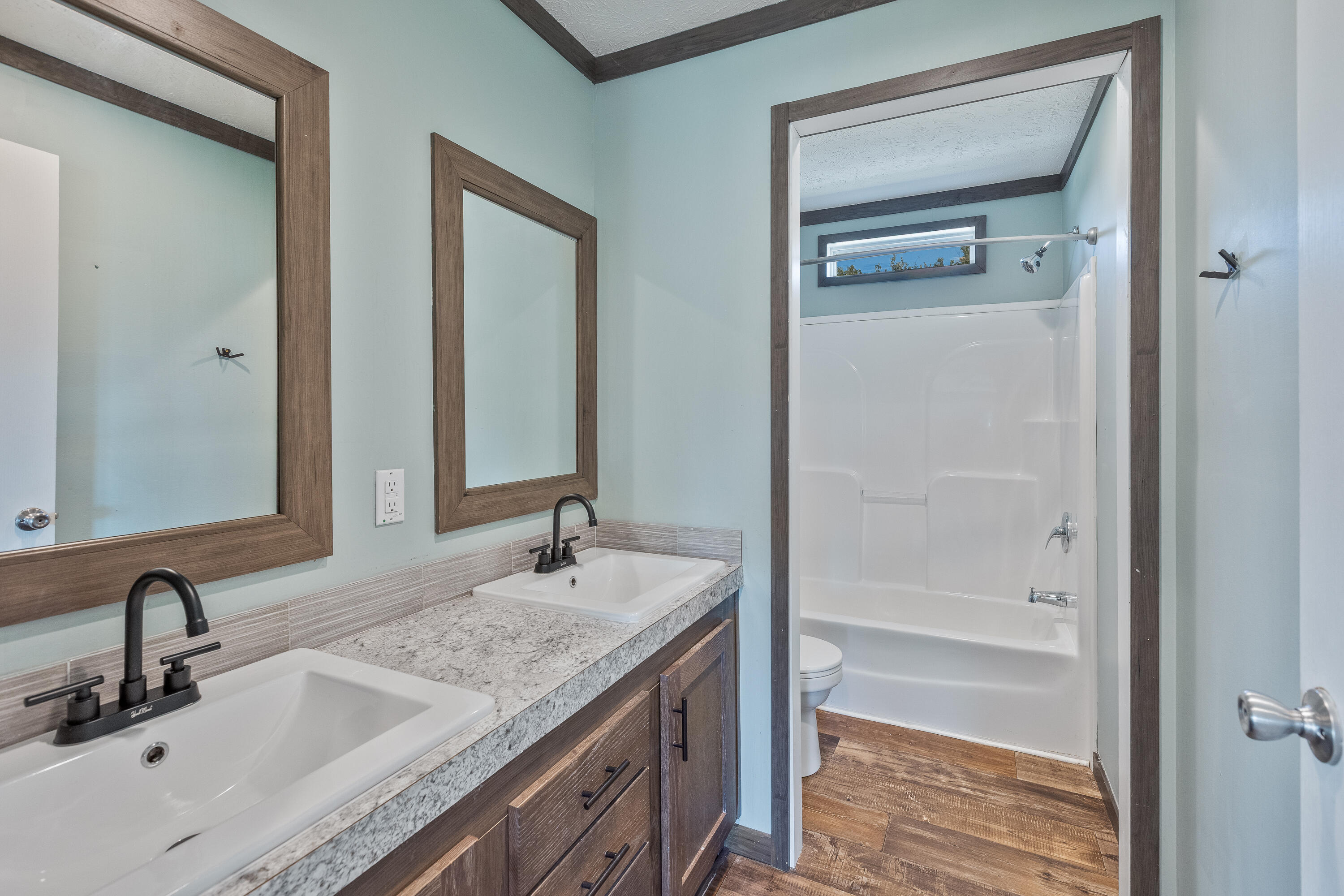 1735 Richmond Road Property Photo 35