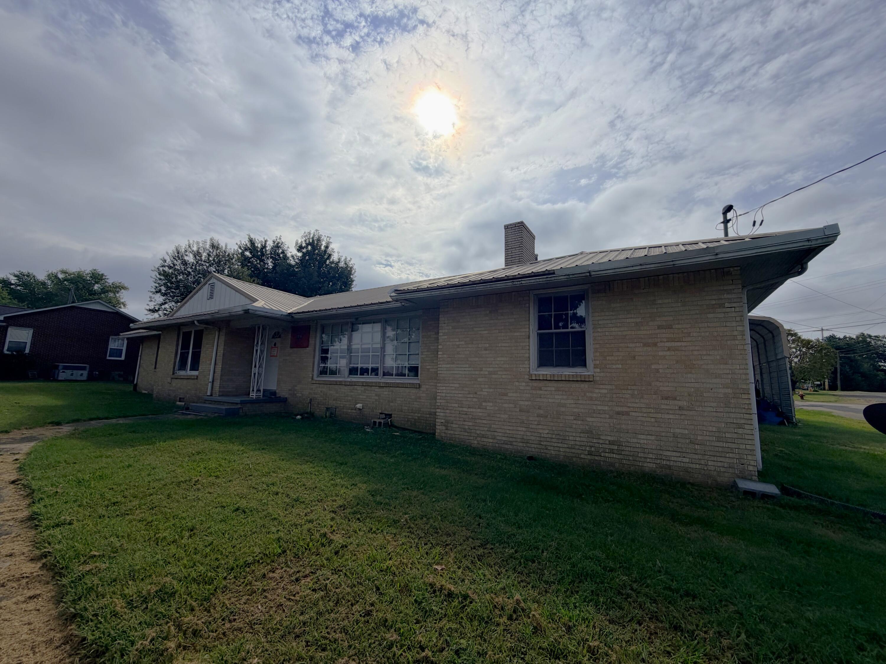 1516 W Broadway Property Photo 2