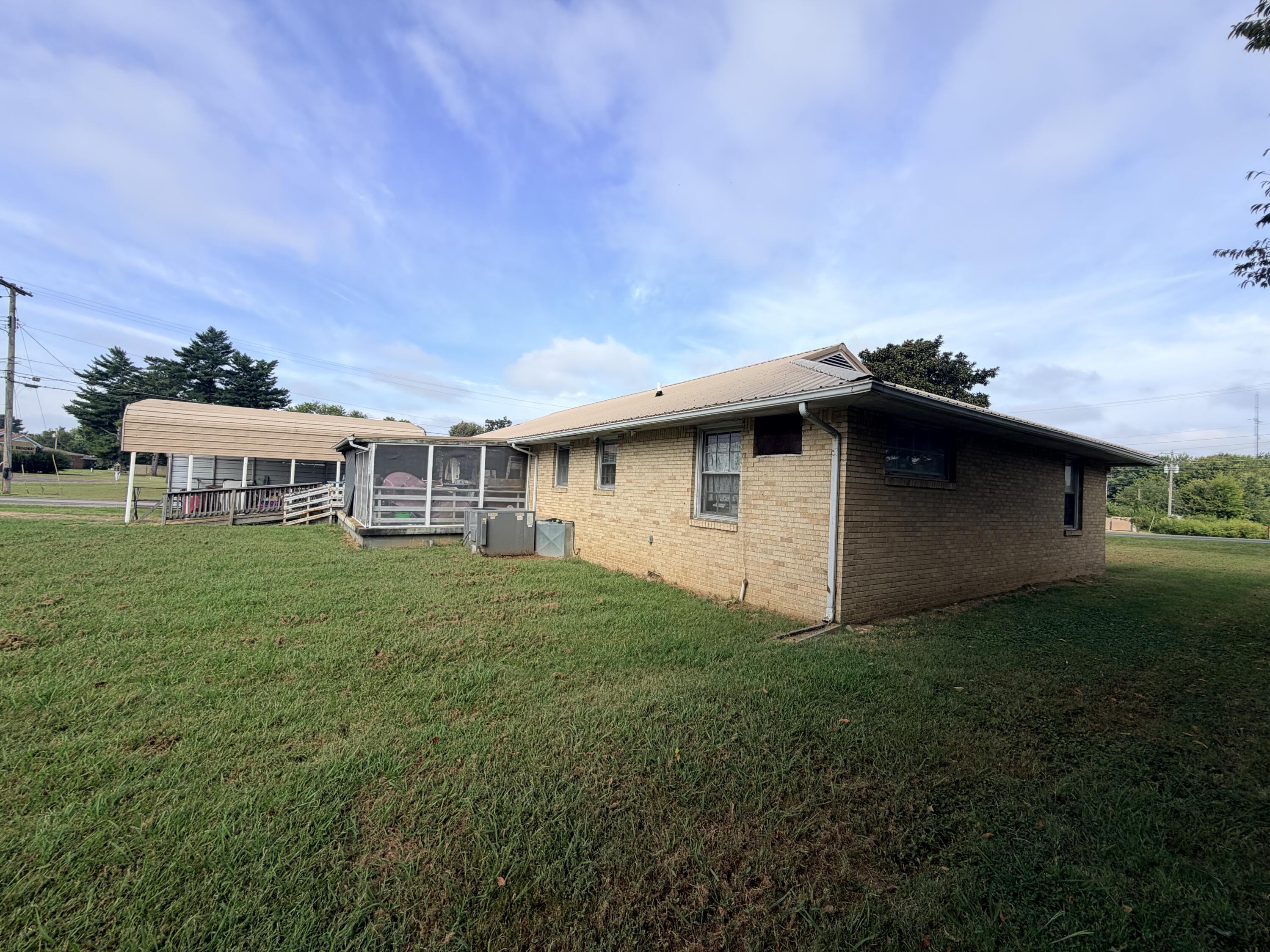 1516 W Broadway Property Photo 6