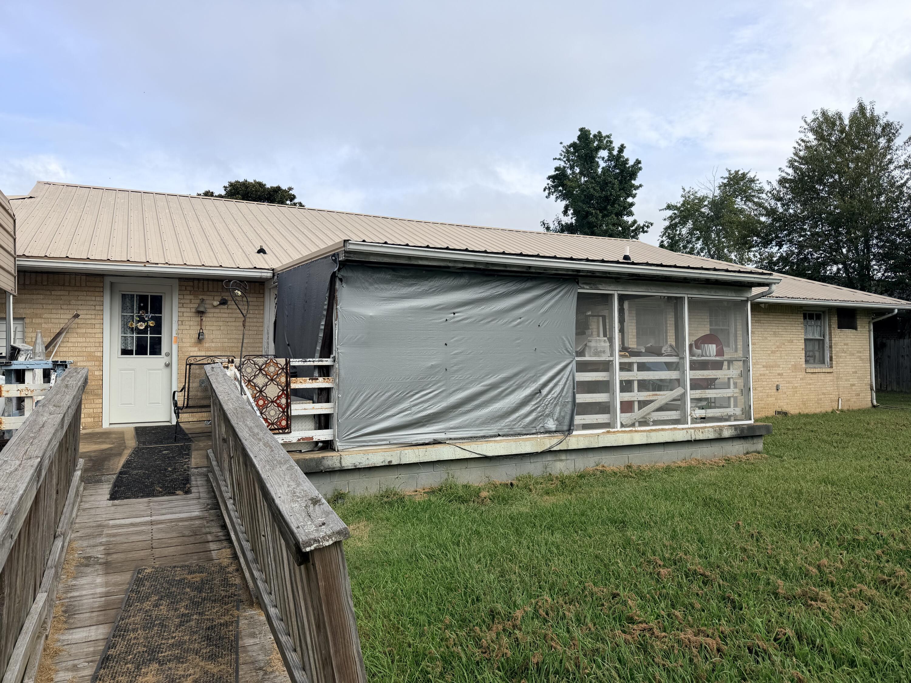 1516 W Broadway Property Photo 7
