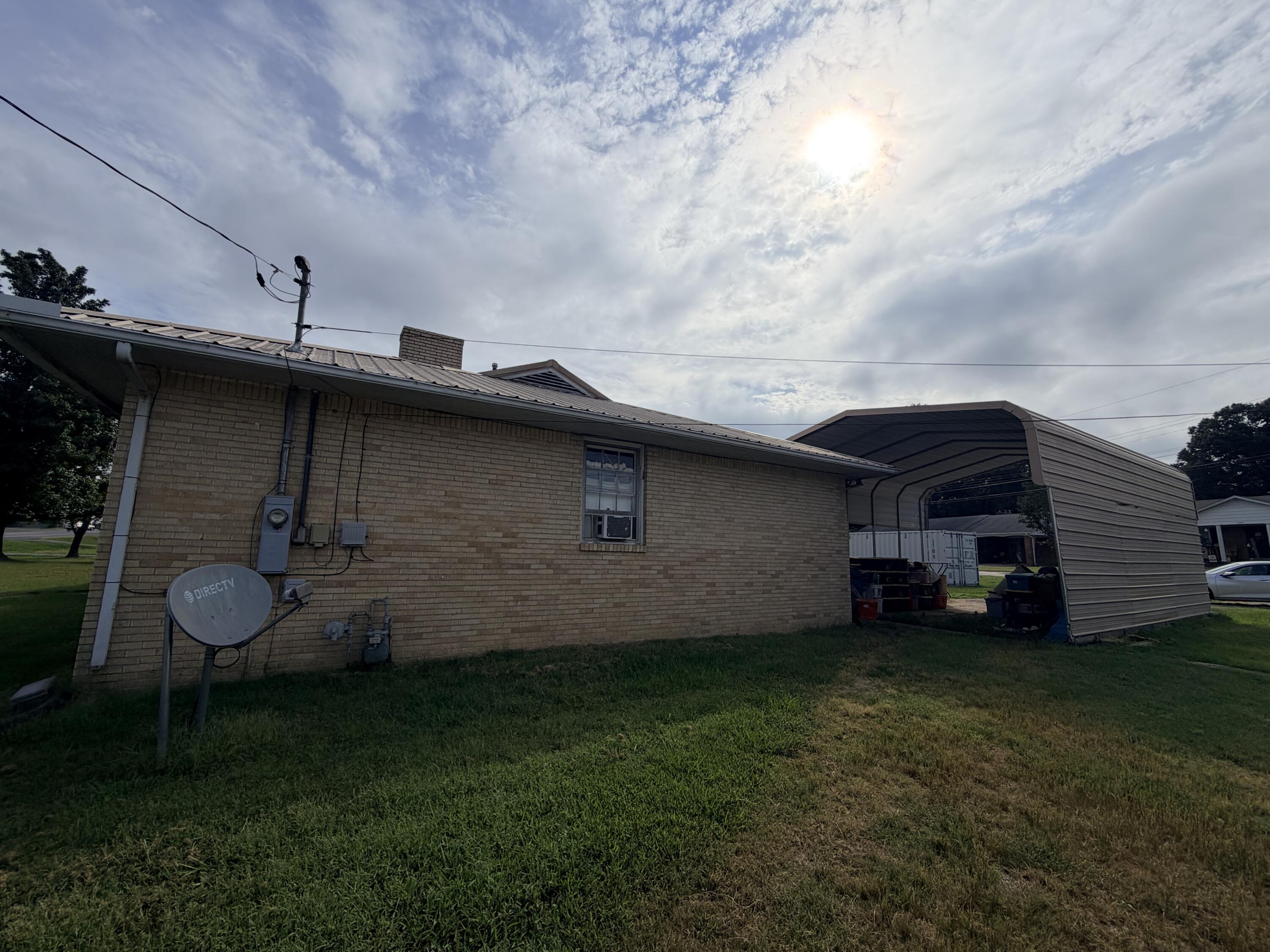 1516 W Broadway Property Photo 9