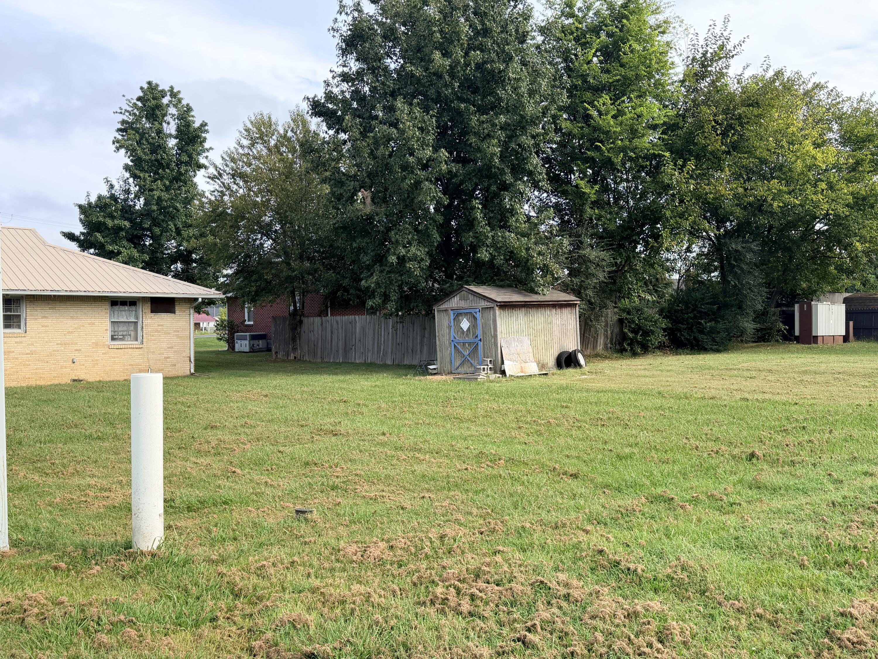 1516 W Broadway Property Photo 11