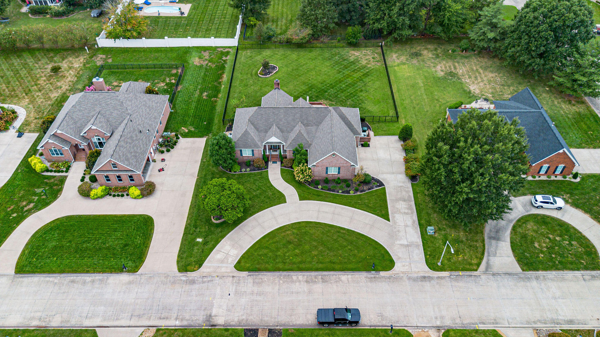 6460 Gardenview Drive Property Photo 2