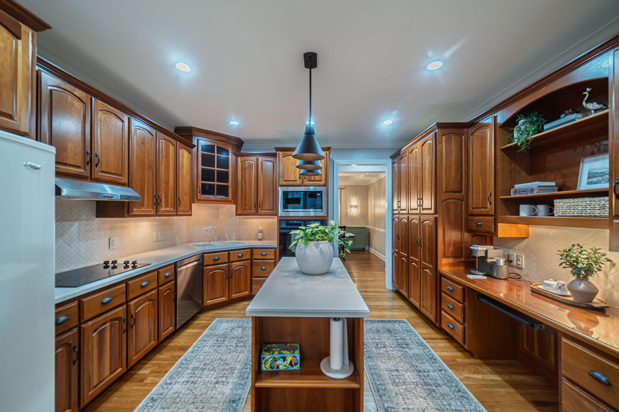 6460 Gardenview Drive Property Photo 14