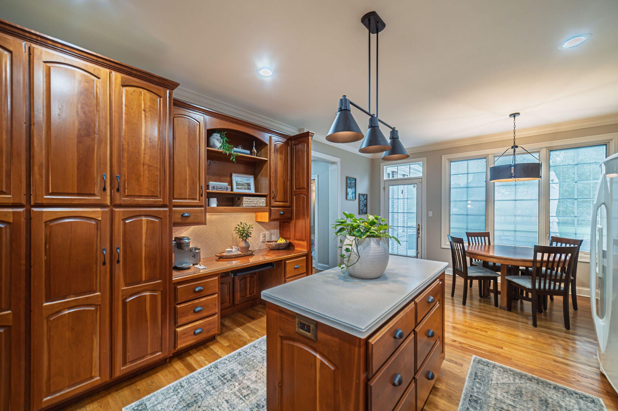 6460 Gardenview Drive Property Photo 16
