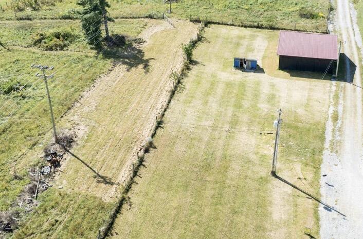 98 Greer Lane Property Photo 16