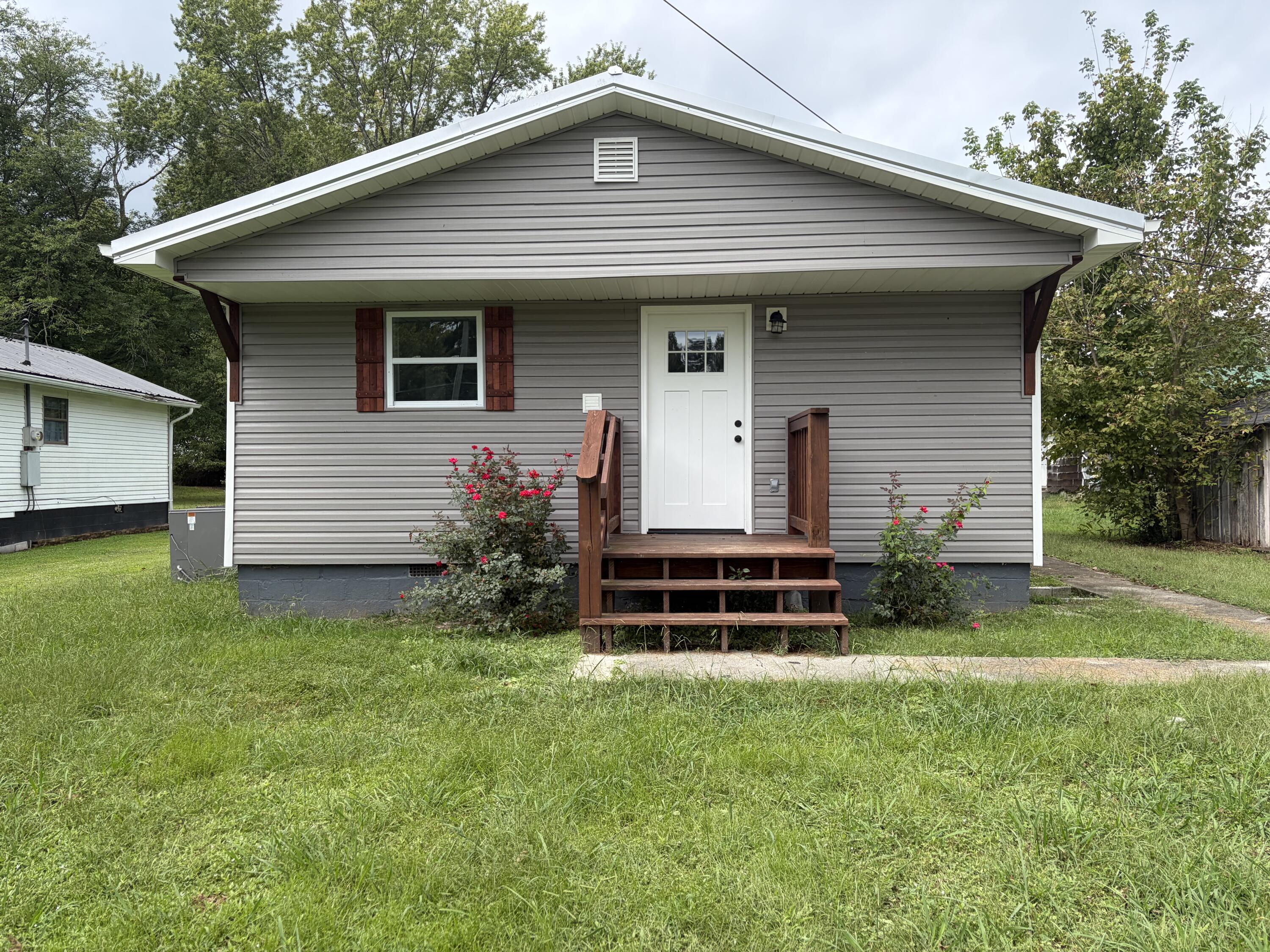 1801 & 1801 1/2 Exeter Avenue Property Photo 1