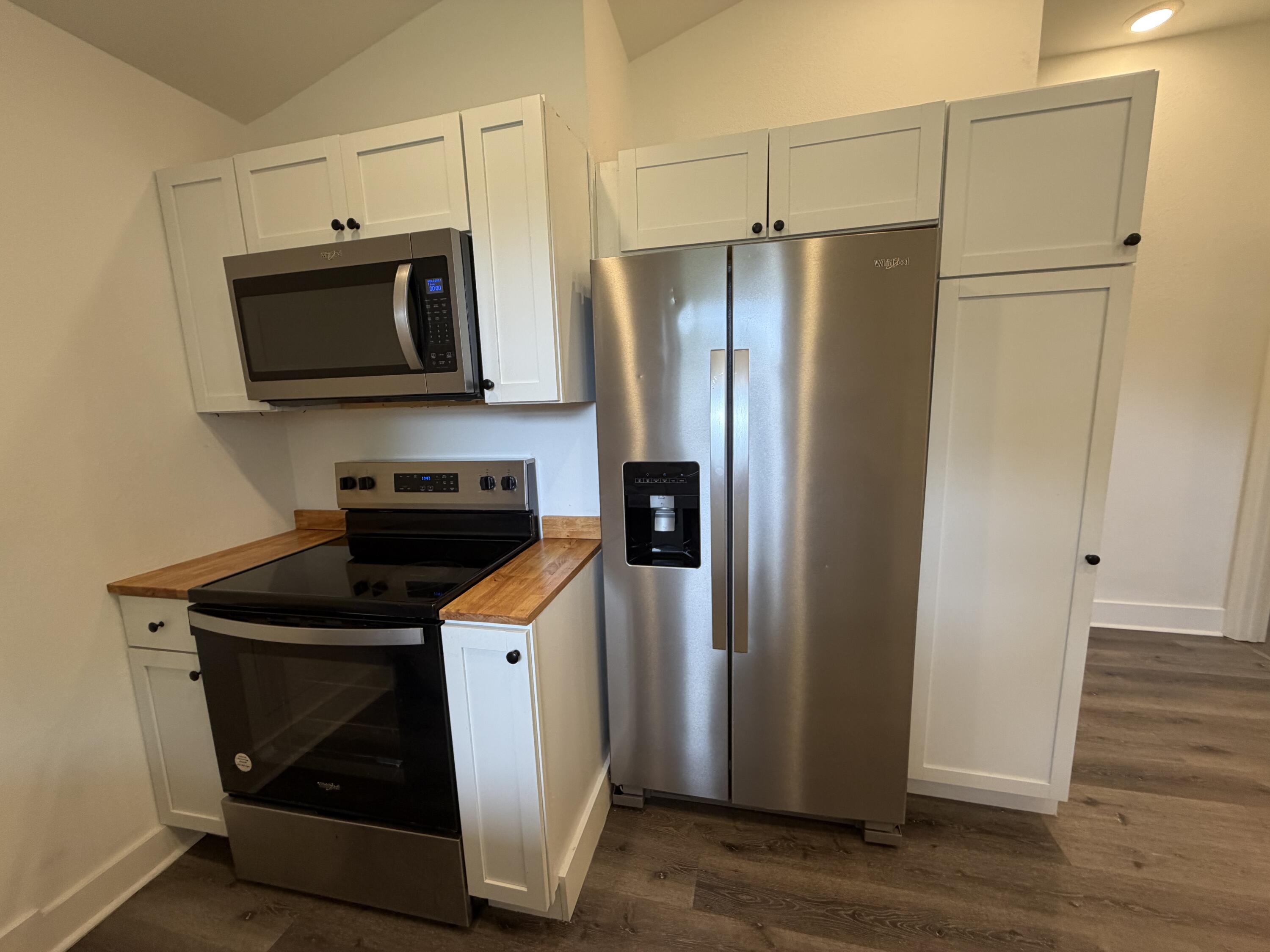 1801 & 1801 1/2 Exeter Avenue Property Photo 10