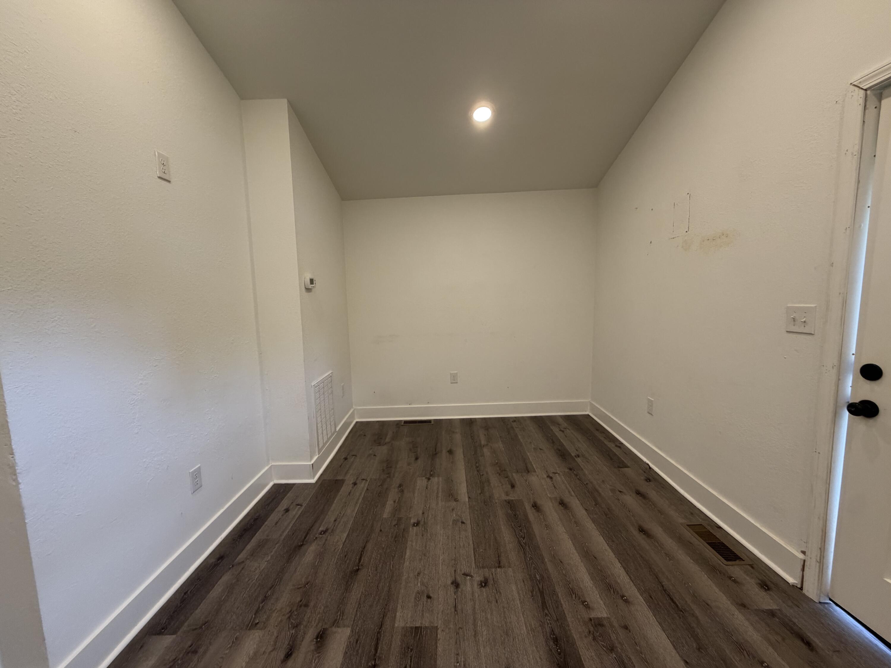 1801 & 1801 1/2 Exeter Avenue Property Photo 13