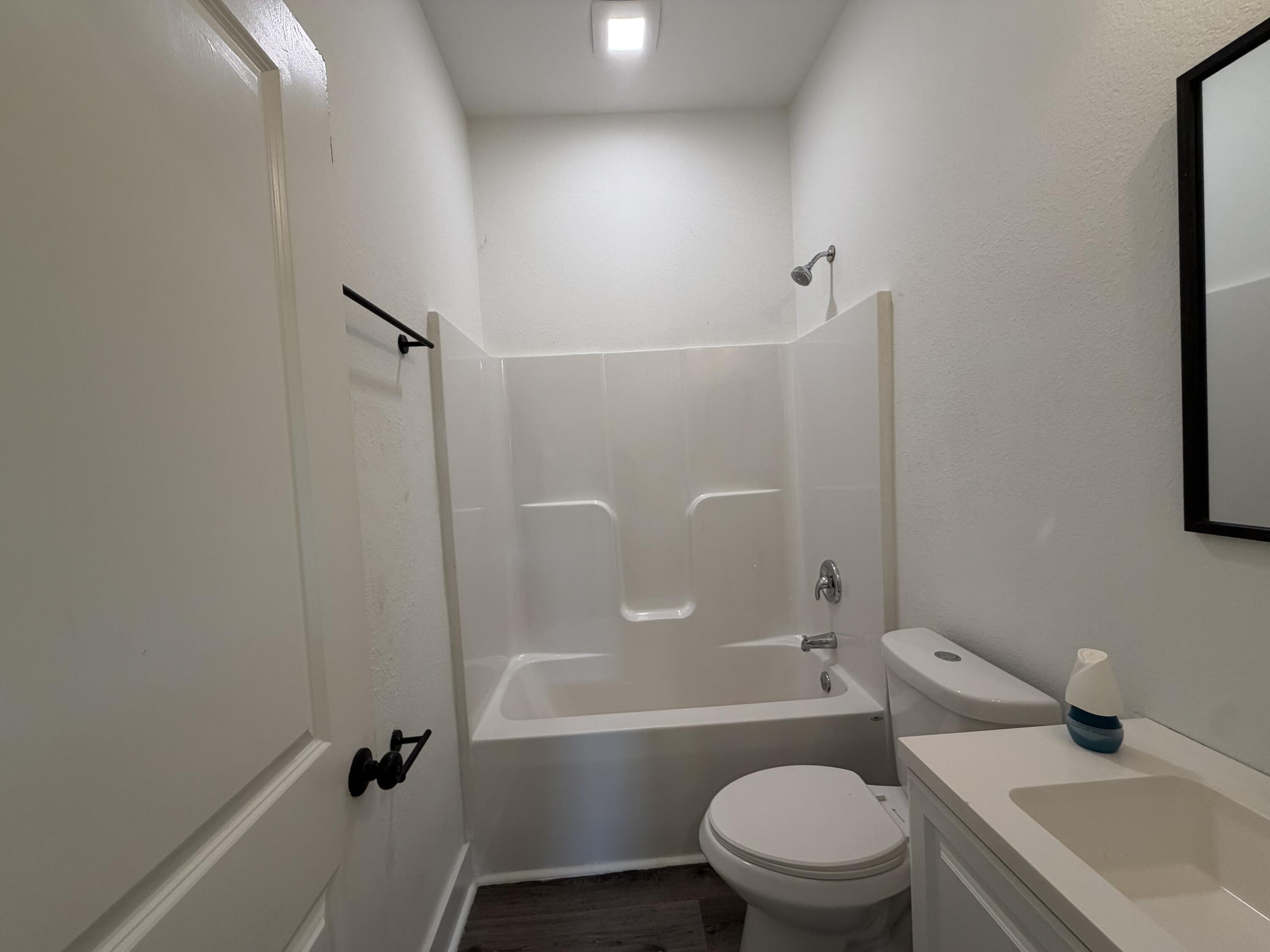 1801 & 1801 1/2 Exeter Avenue Property Photo 15