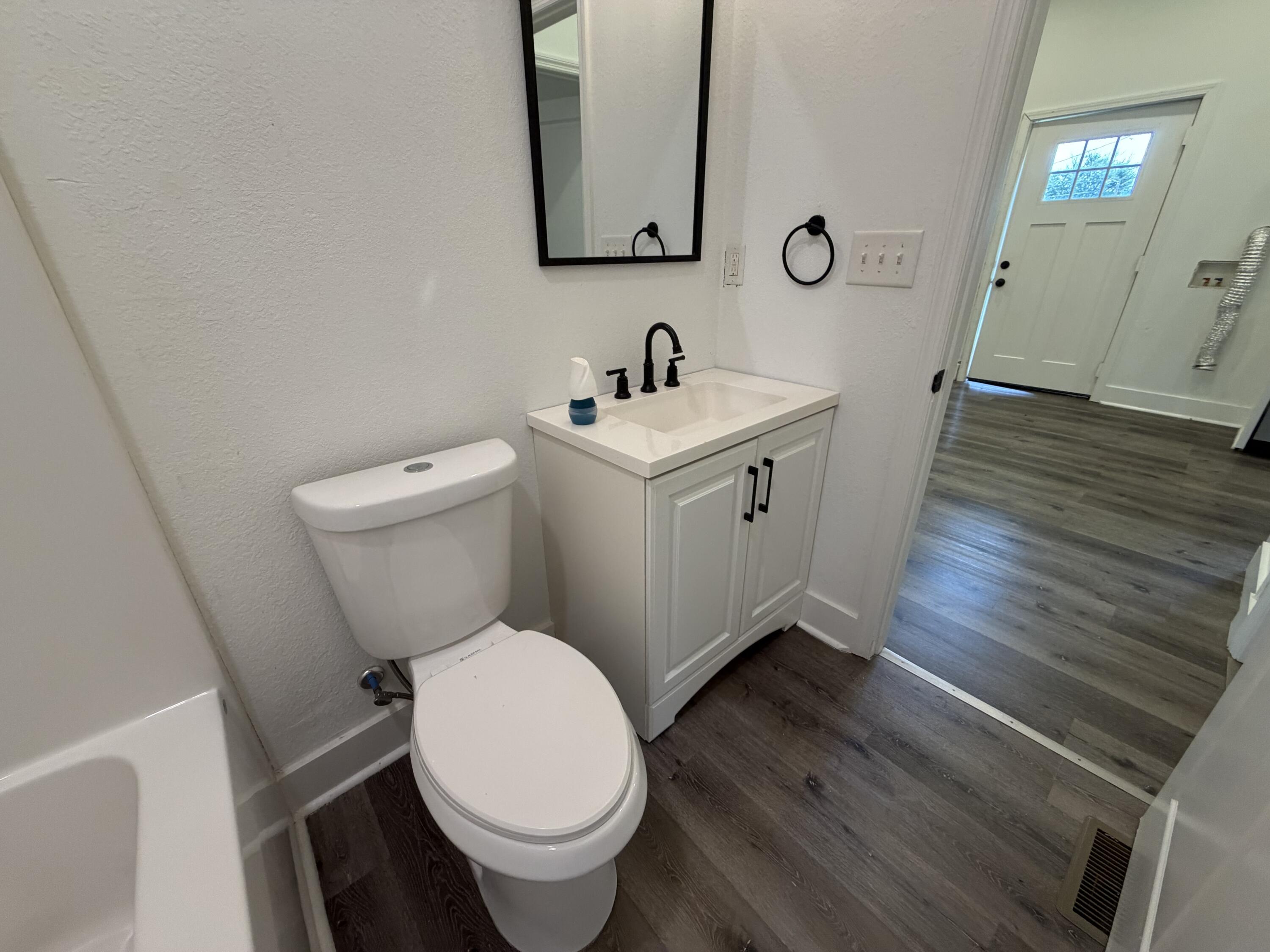 1801 & 1801 1/2 Exeter Avenue Property Photo 17