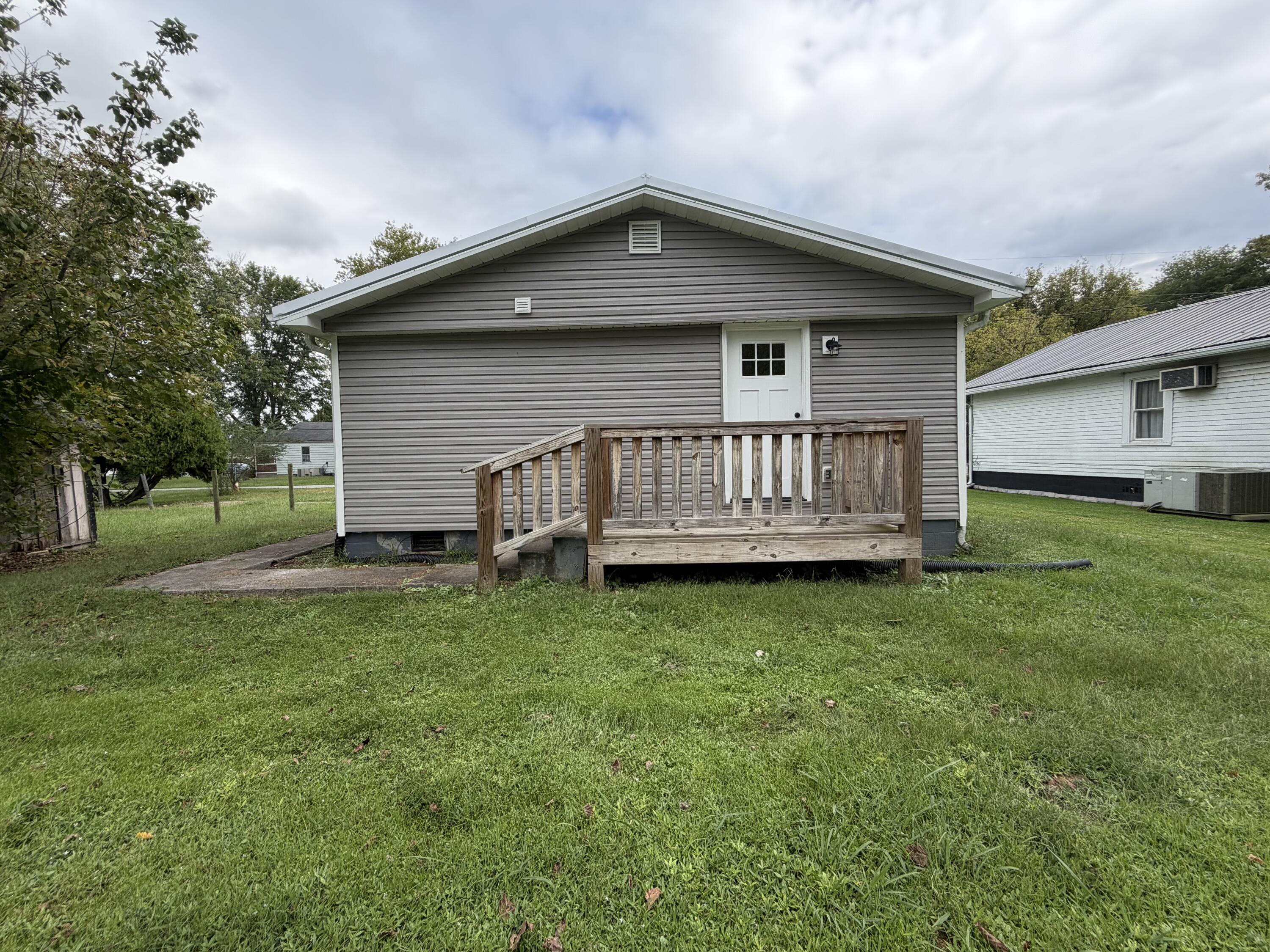 1801 & 1801 1/2 Exeter Avenue Property Photo 24