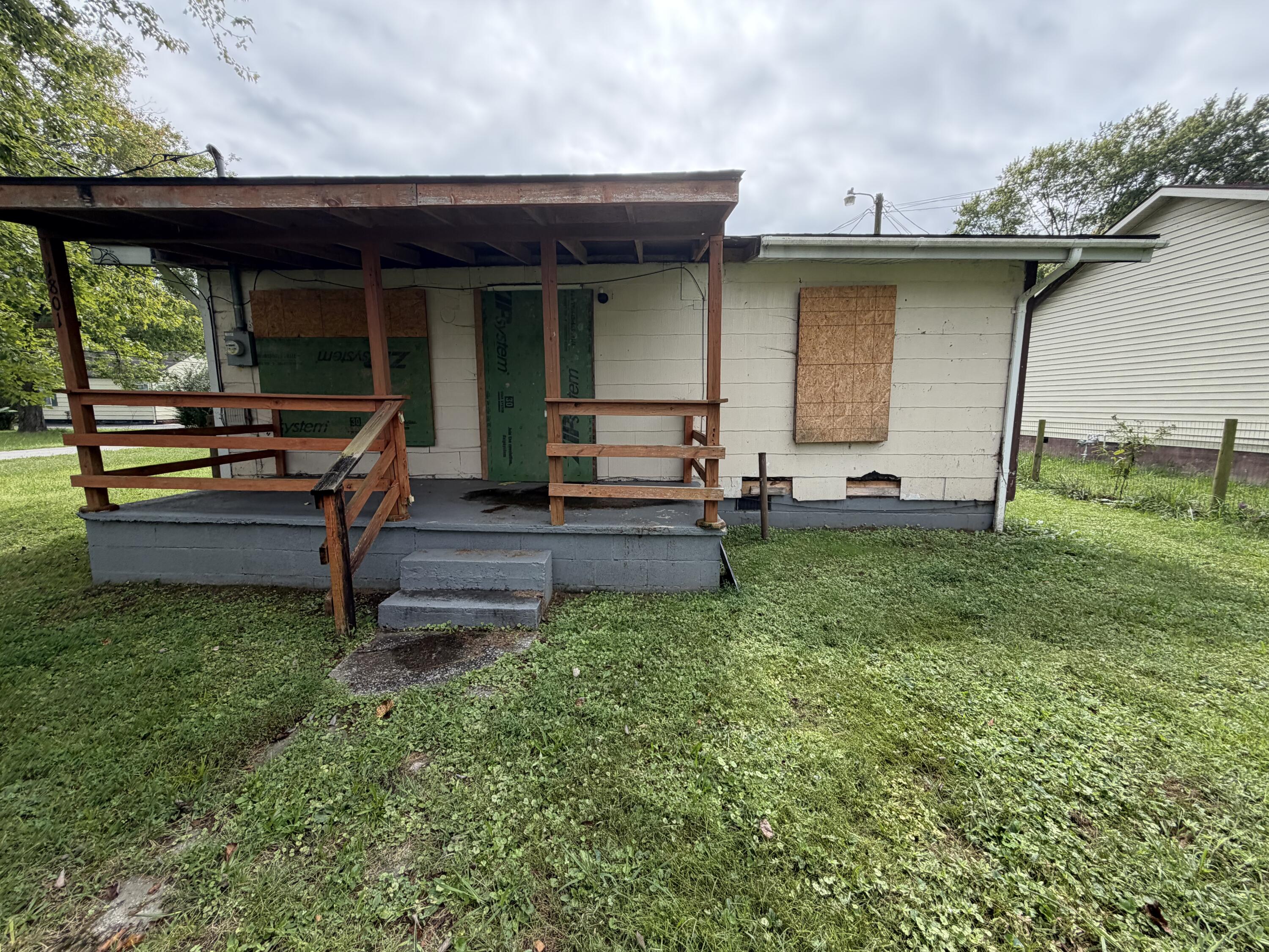 1801 & 1801 1/2 Exeter Avenue Property Photo 27