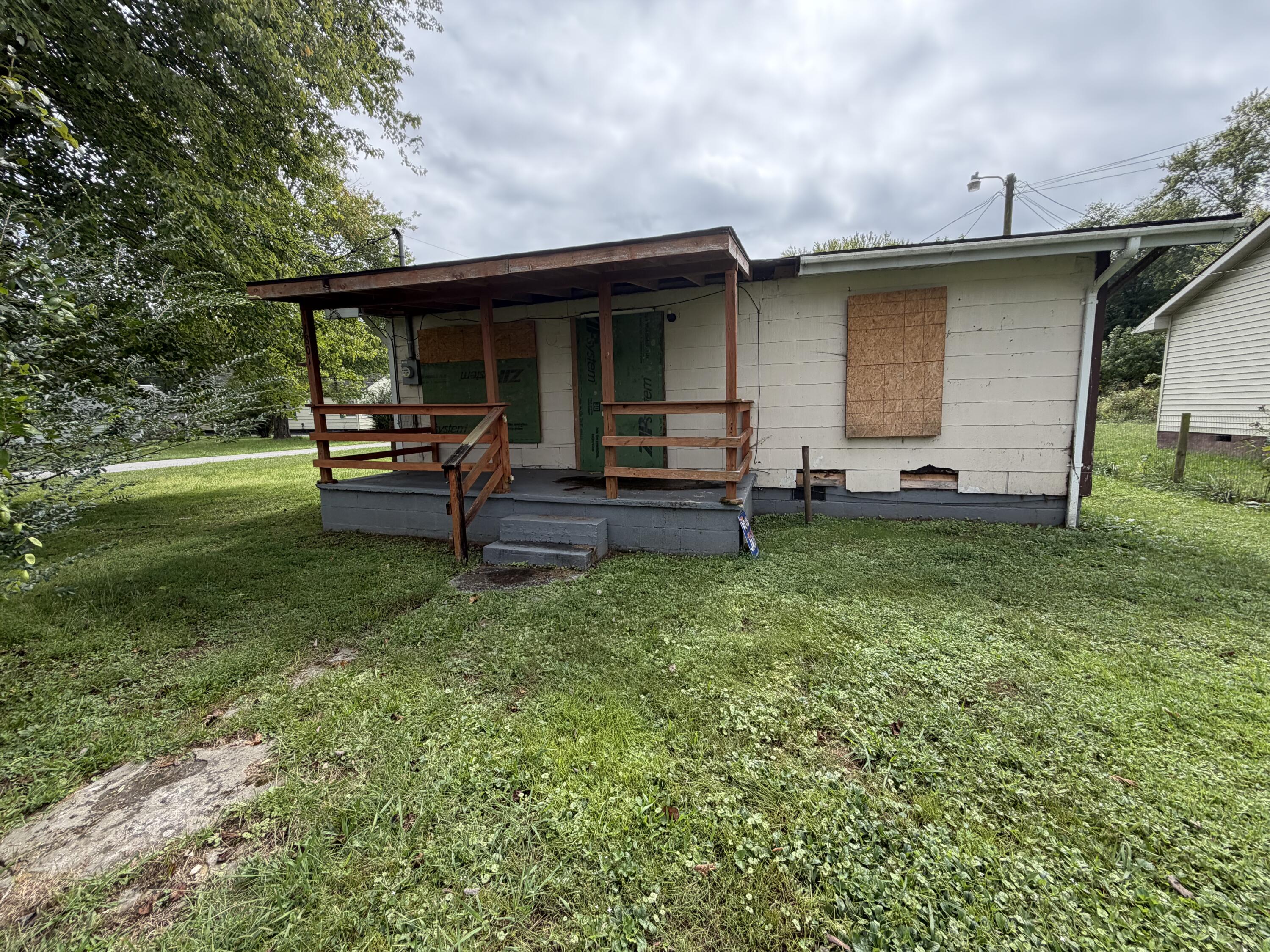 1801 & 1801 1/2 Exeter Avenue Property Photo 28