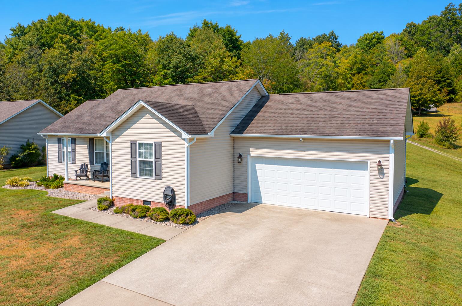 1352 E Pittsburg Church Road Property Photo 2