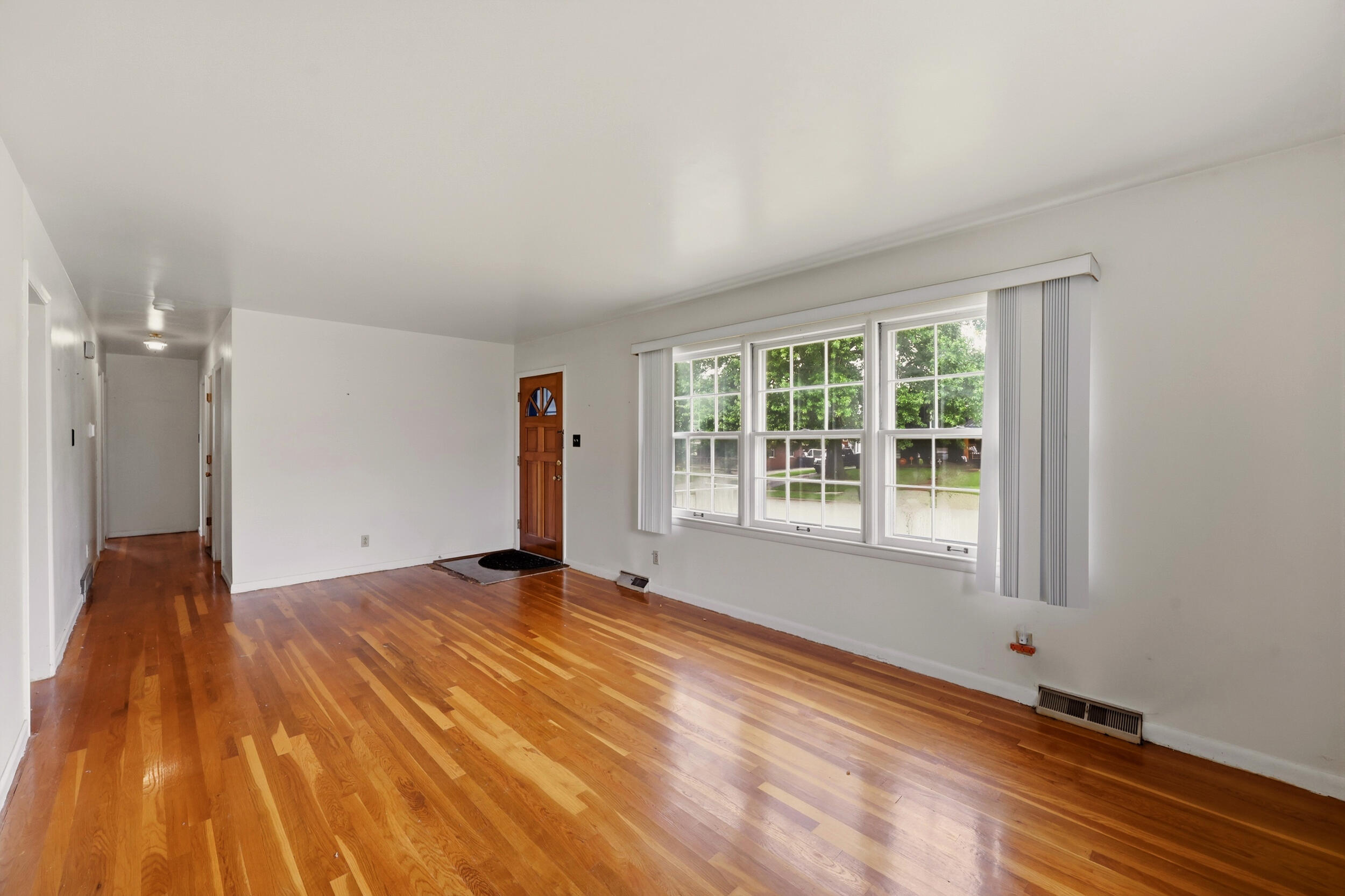 1715 Harrogate Road Property Photo 6