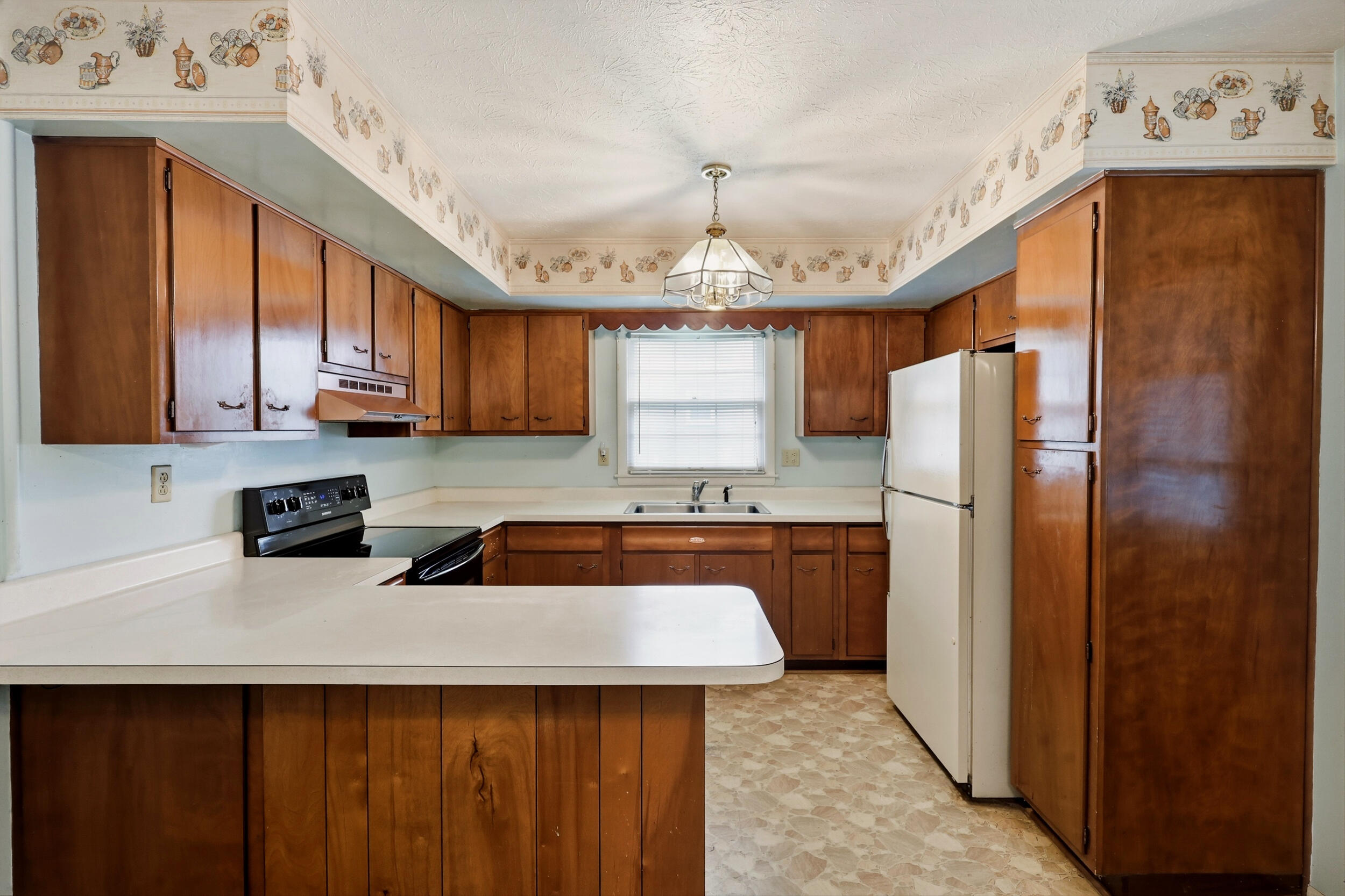 1715 Harrogate Road Property Photo 10