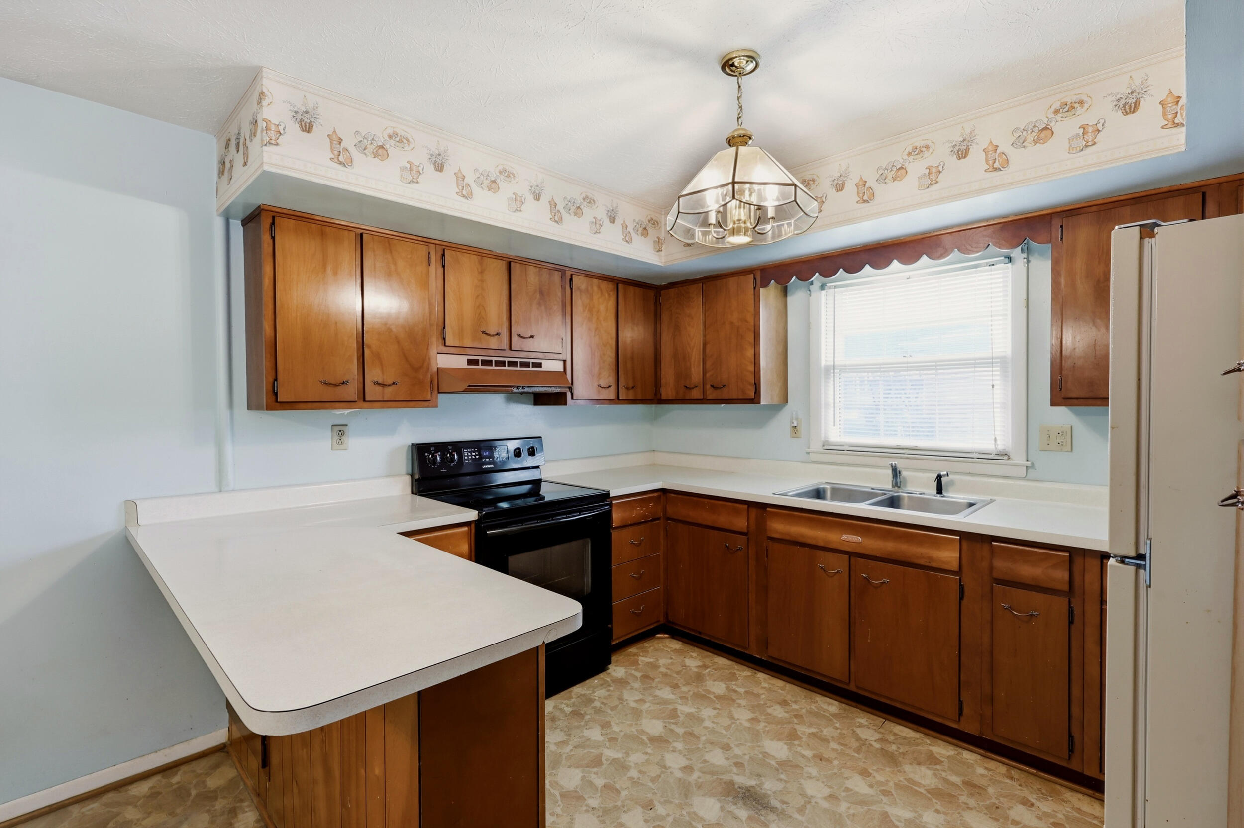 1715 Harrogate Road Property Photo 11
