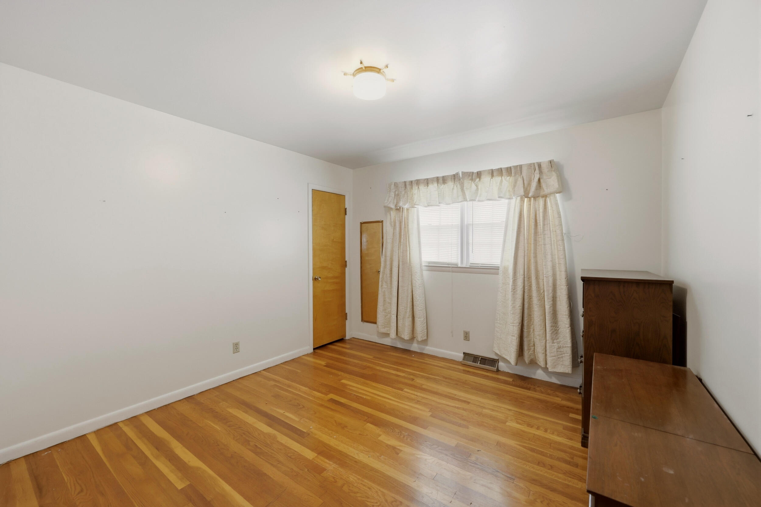 1715 Harrogate Road Property Photo 14