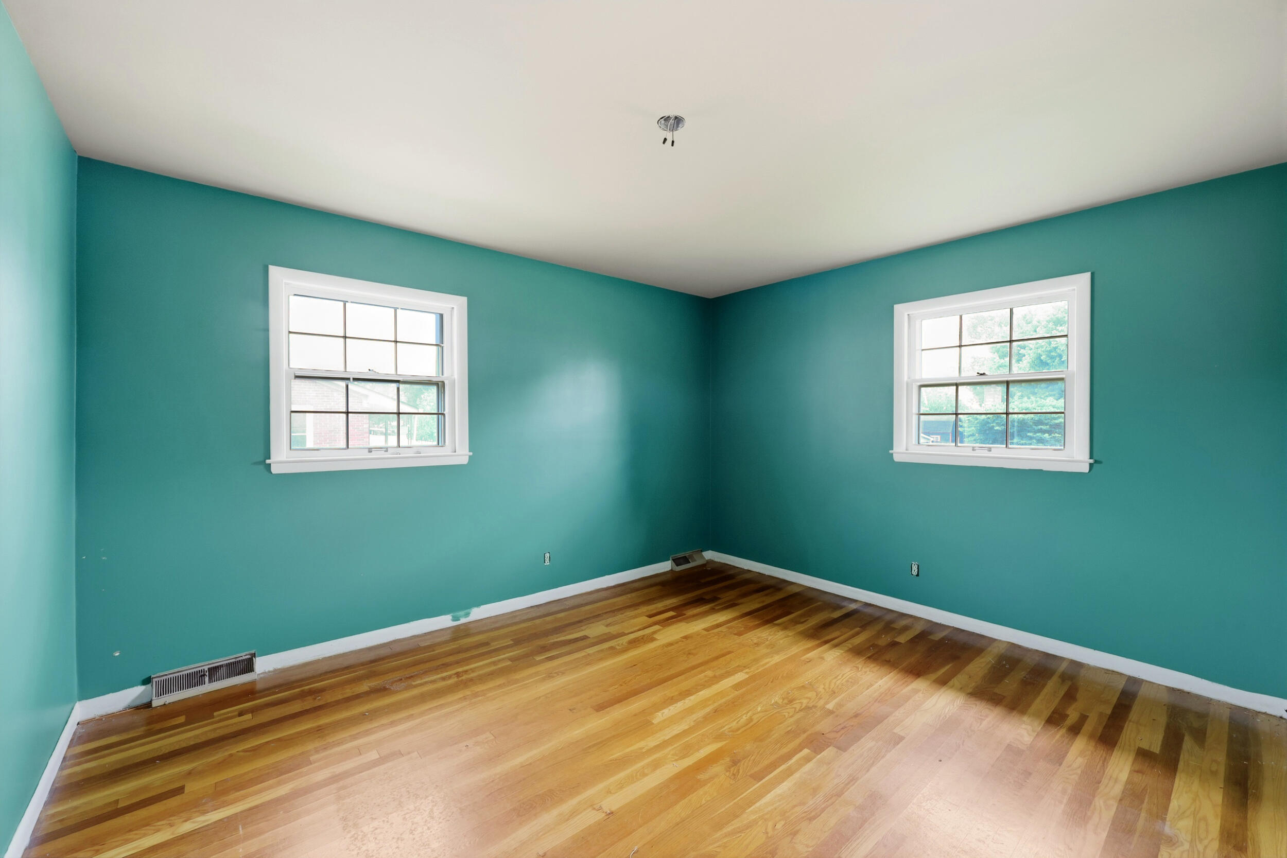 1715 Harrogate Road Property Photo 17