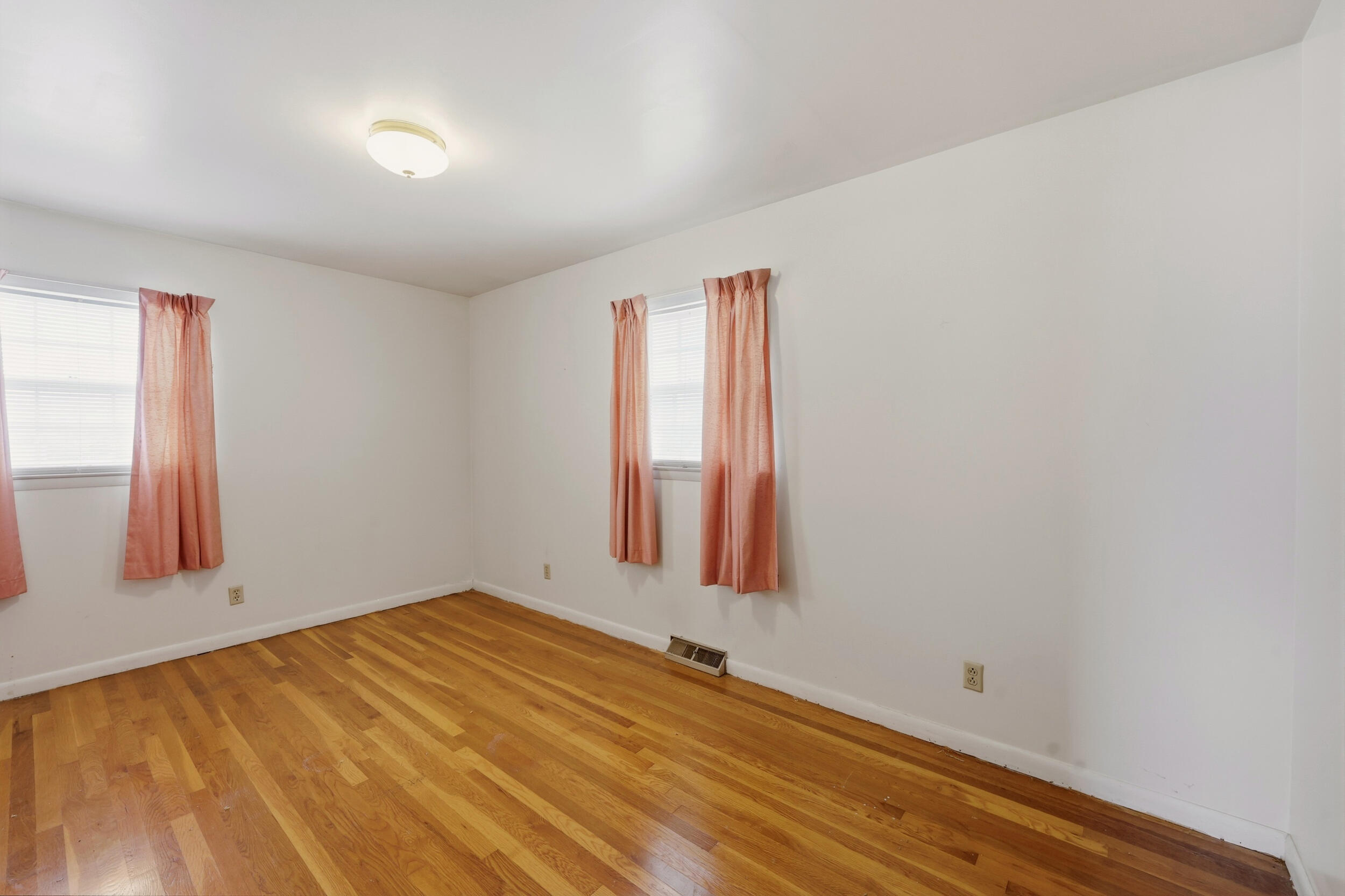 1715 Harrogate Road Property Photo 19