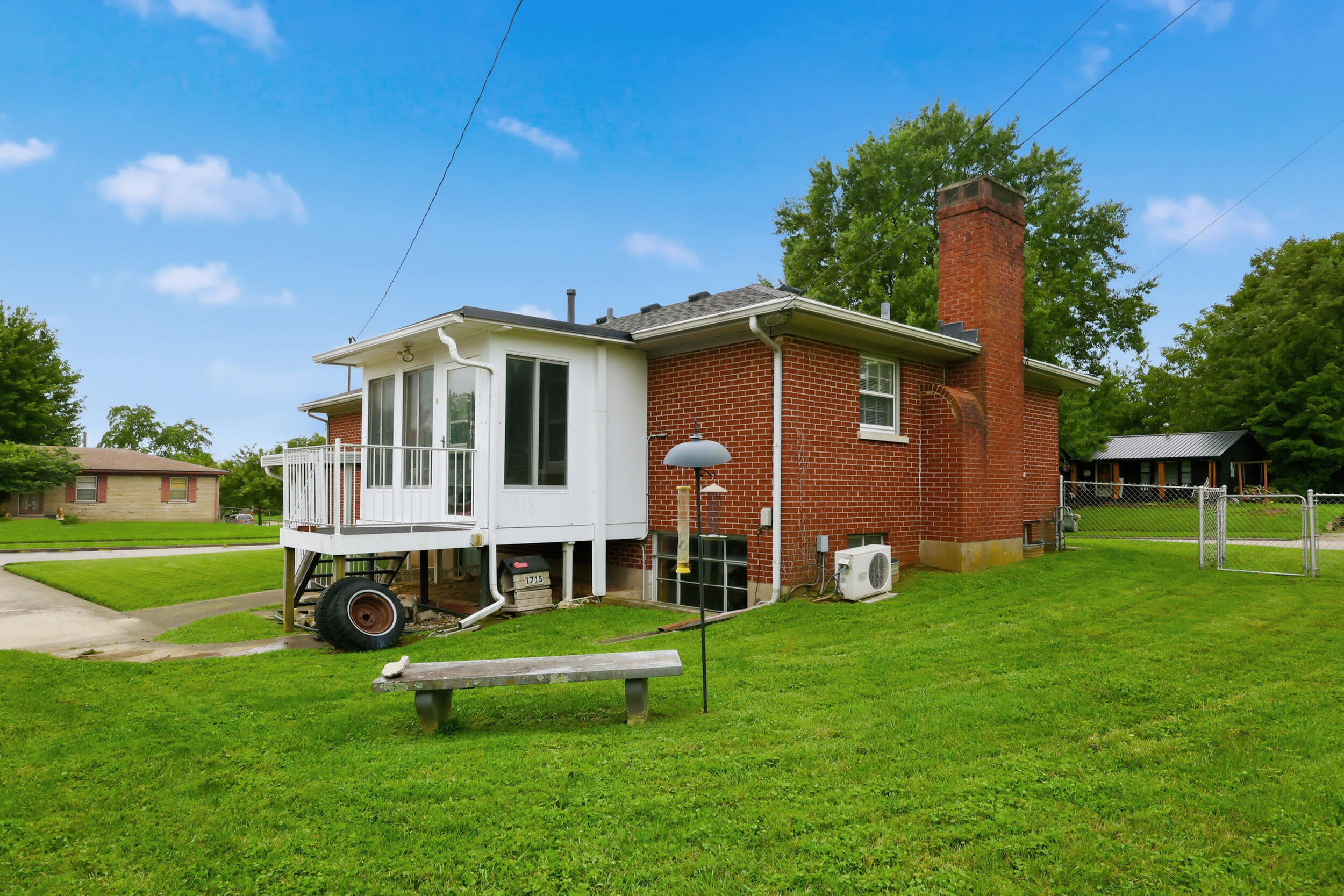 1715 Harrogate Road Property Photo 29