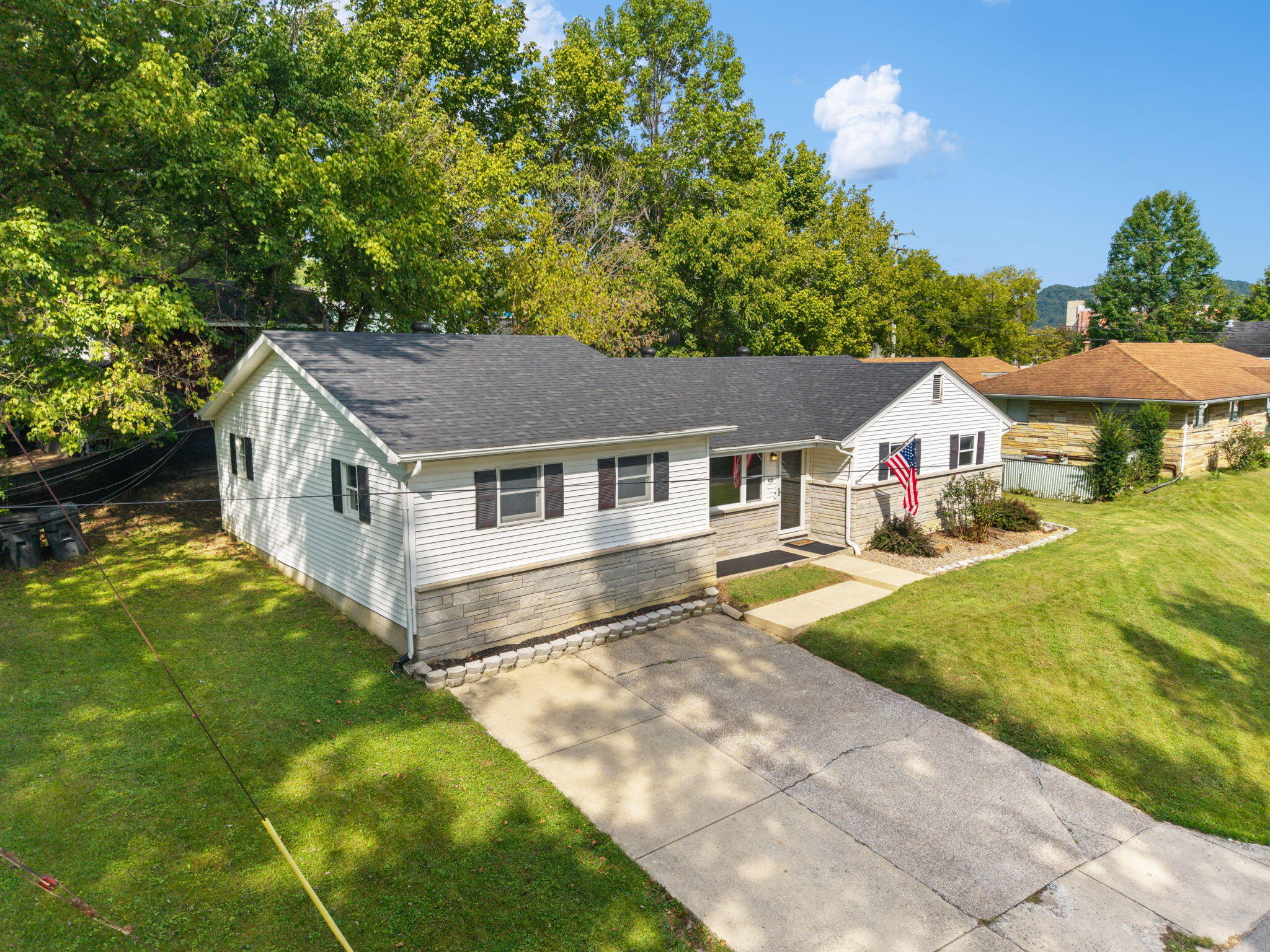 408 S Willow Drive Property Photo 5