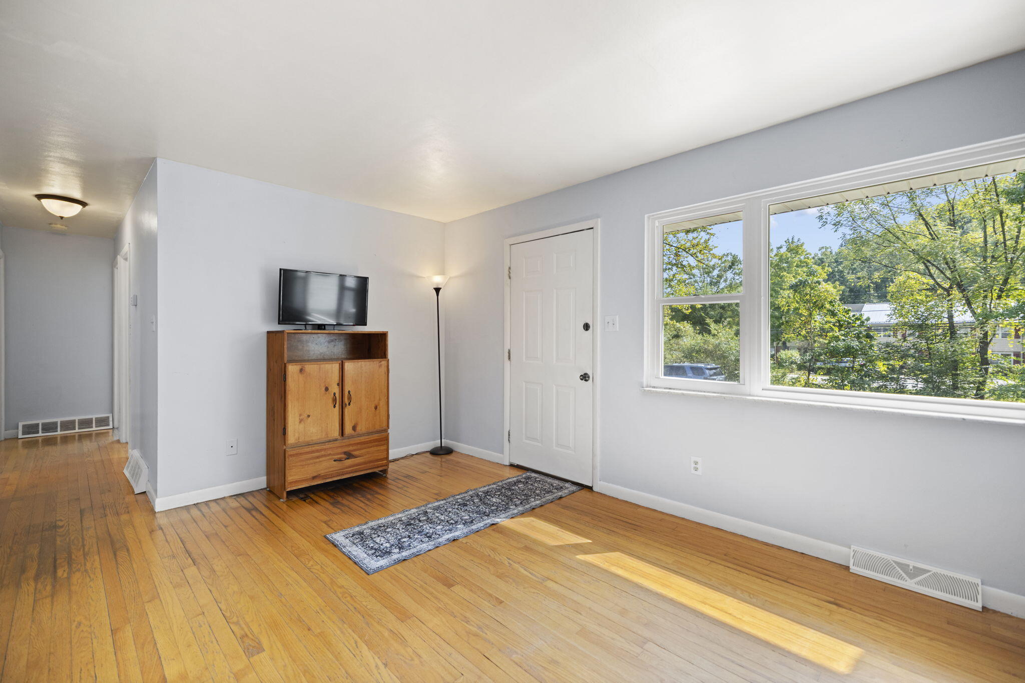 408 S Willow Drive Property Photo 9