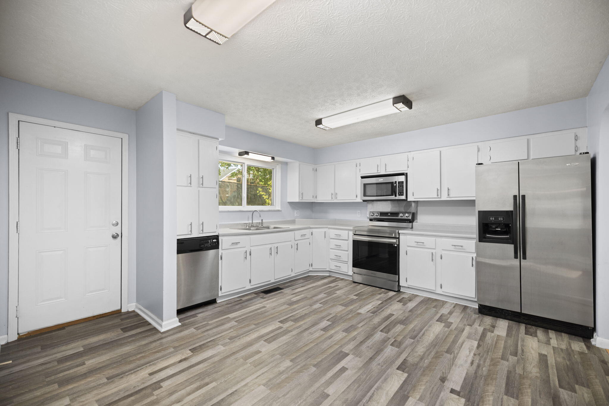 408 S Willow Drive Property Photo 12