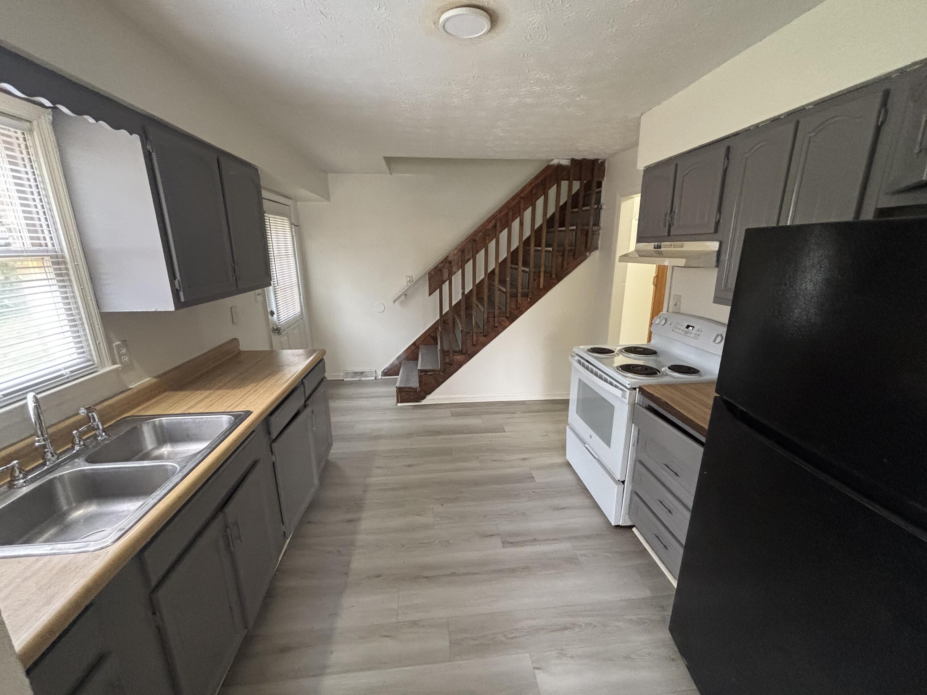 312 Garden Park Drive Property Photo 4