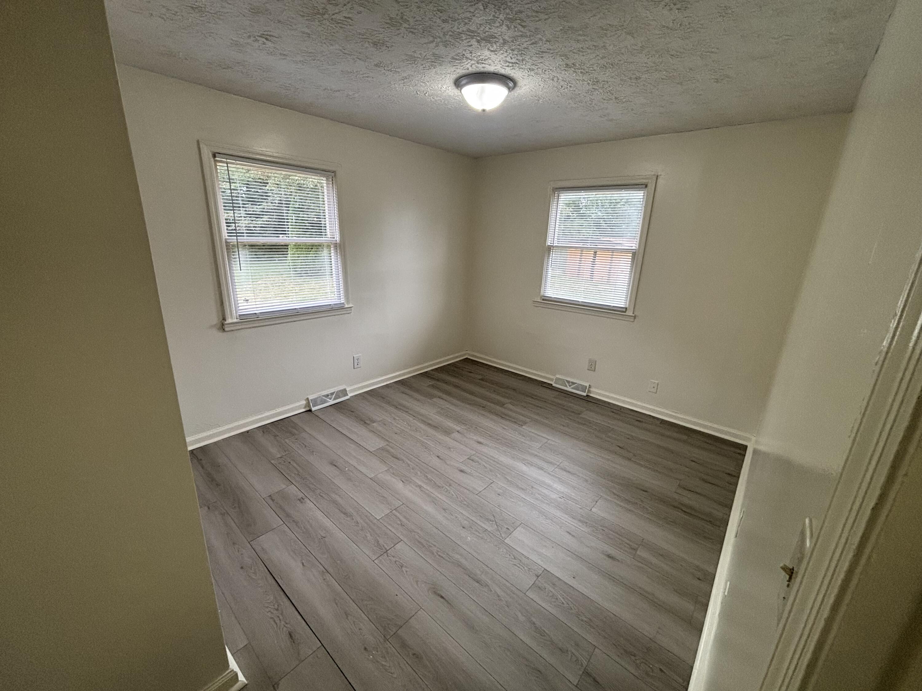 312 Garden Park Drive Property Photo 9