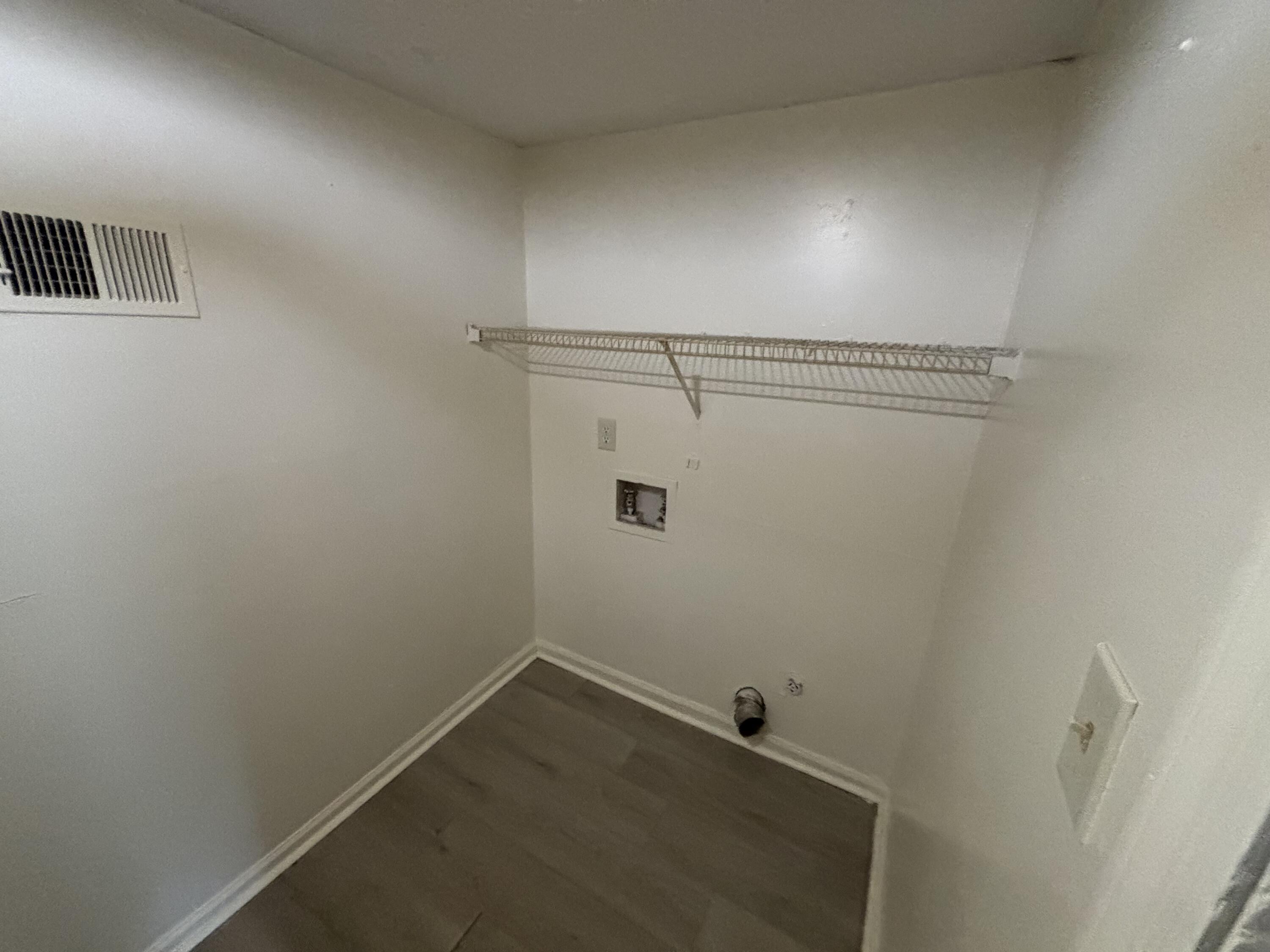 312 Garden Park Drive Property Photo 12