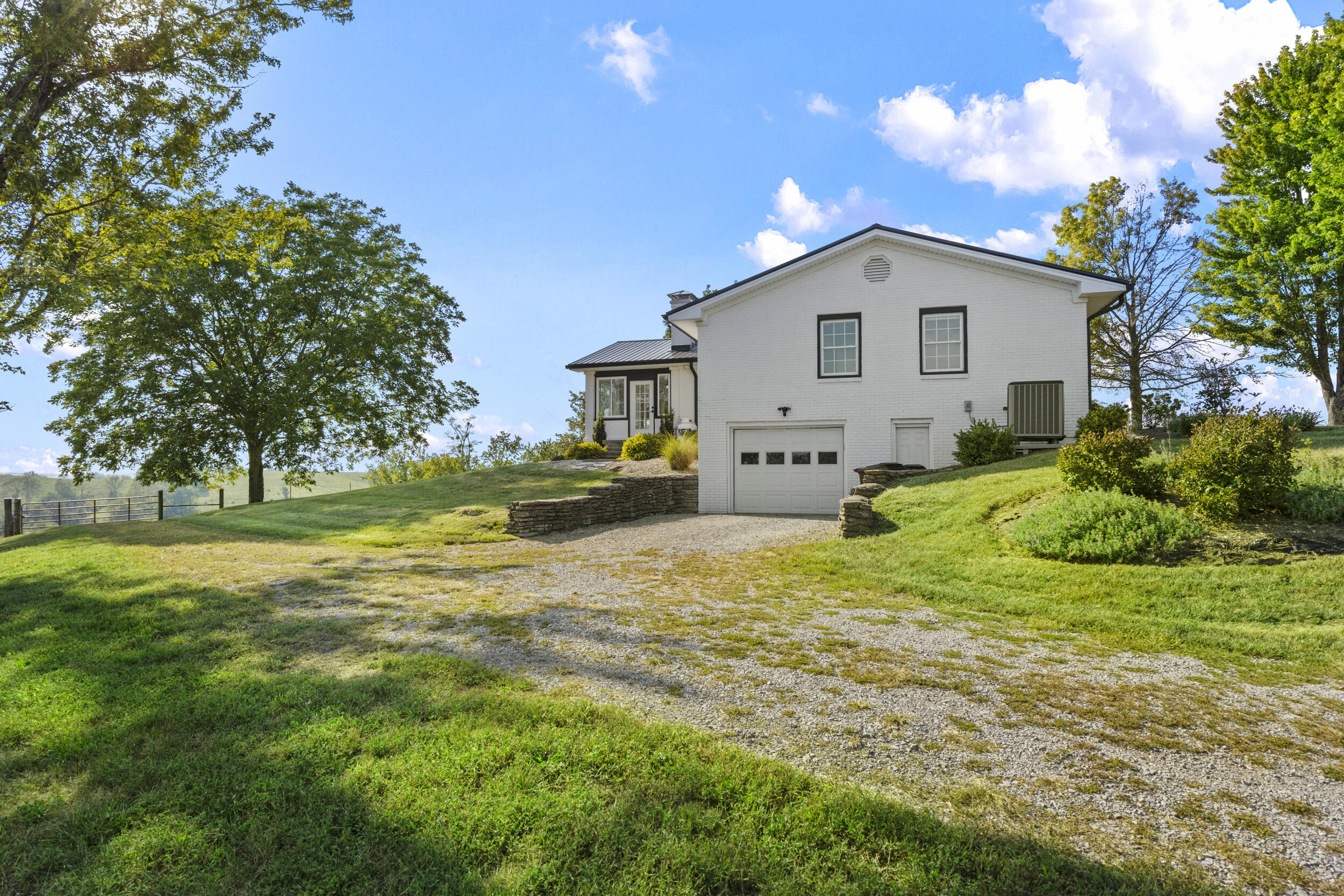 1039 Cole Road Property Photo 11