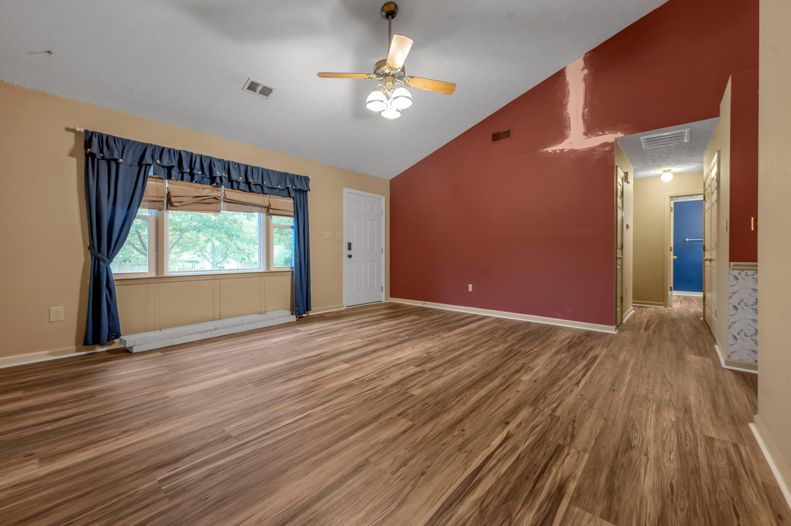 4664 Hathway Drive Property Photo 5