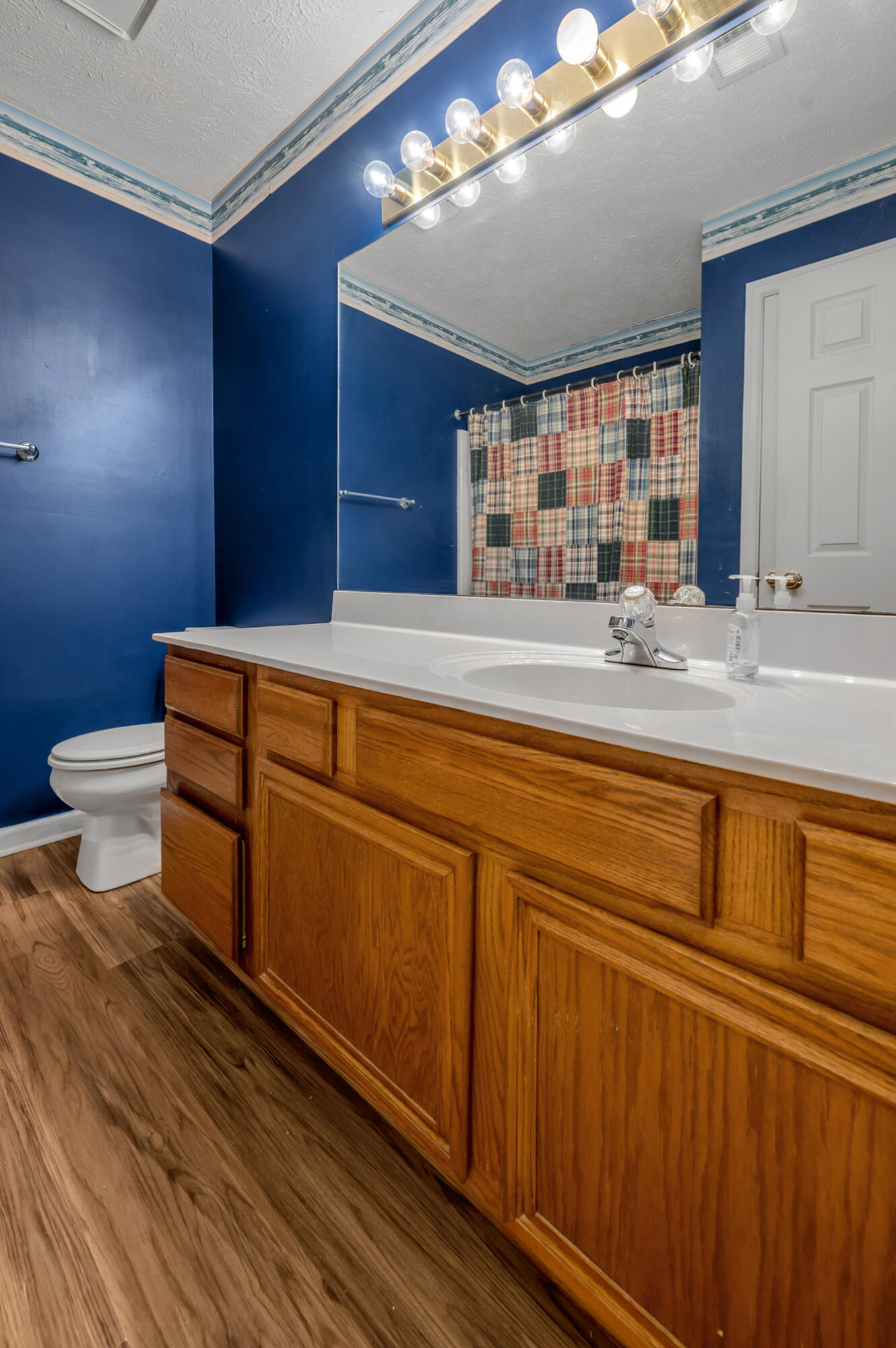 4664 Hathway Drive Property Photo 12