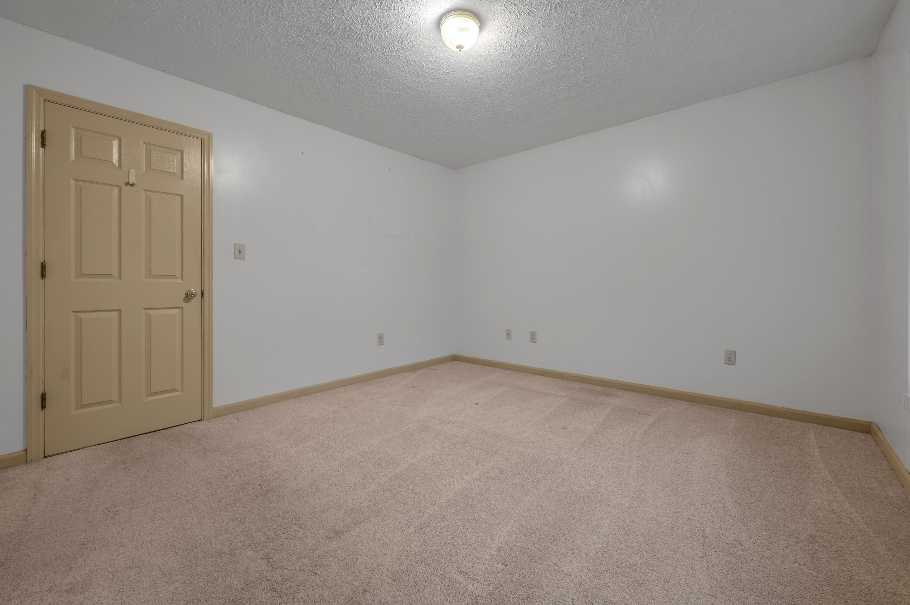 4664 Hathway Drive Property Photo 23