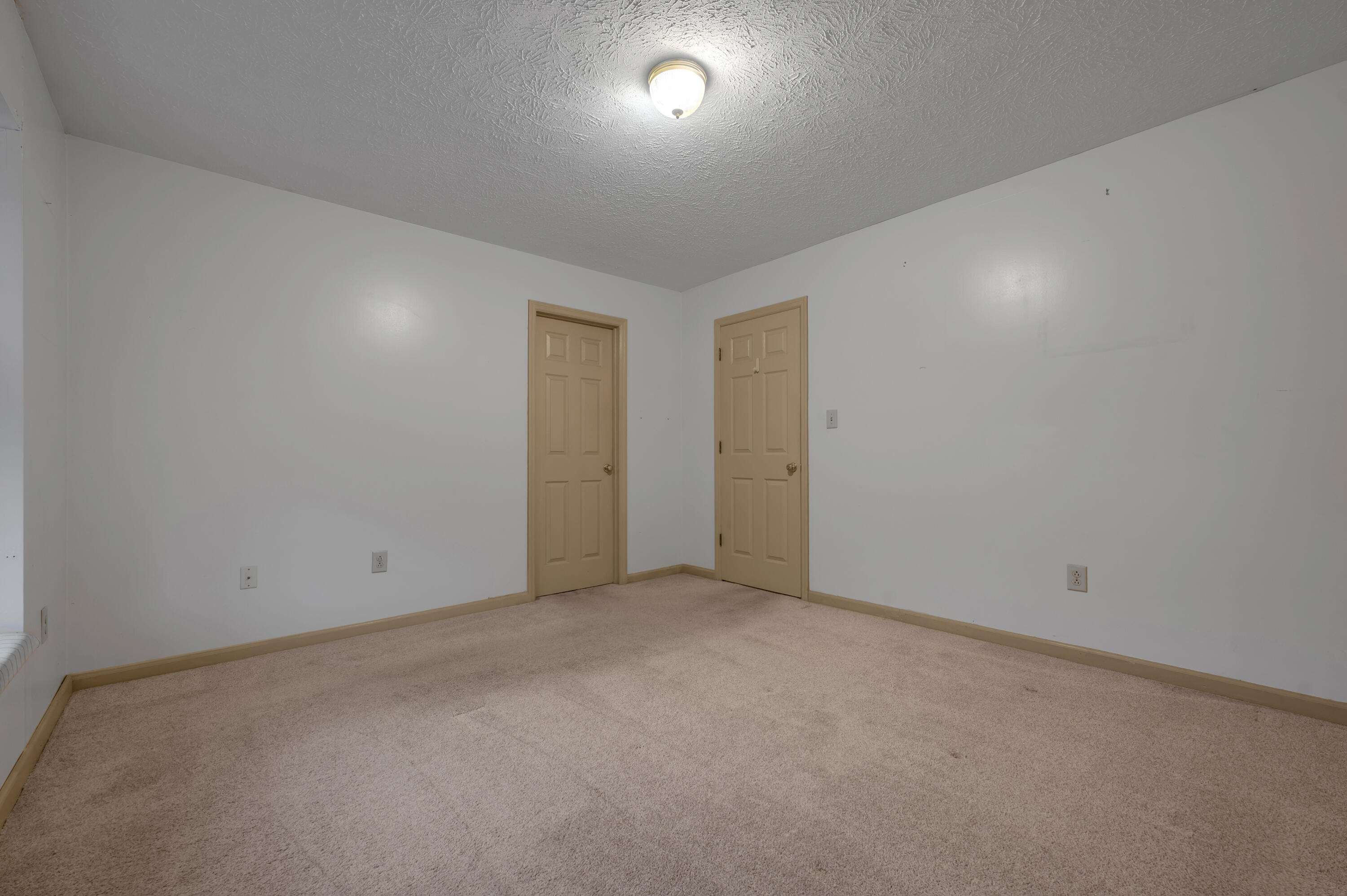 4664 Hathway Drive Property Photo 24
