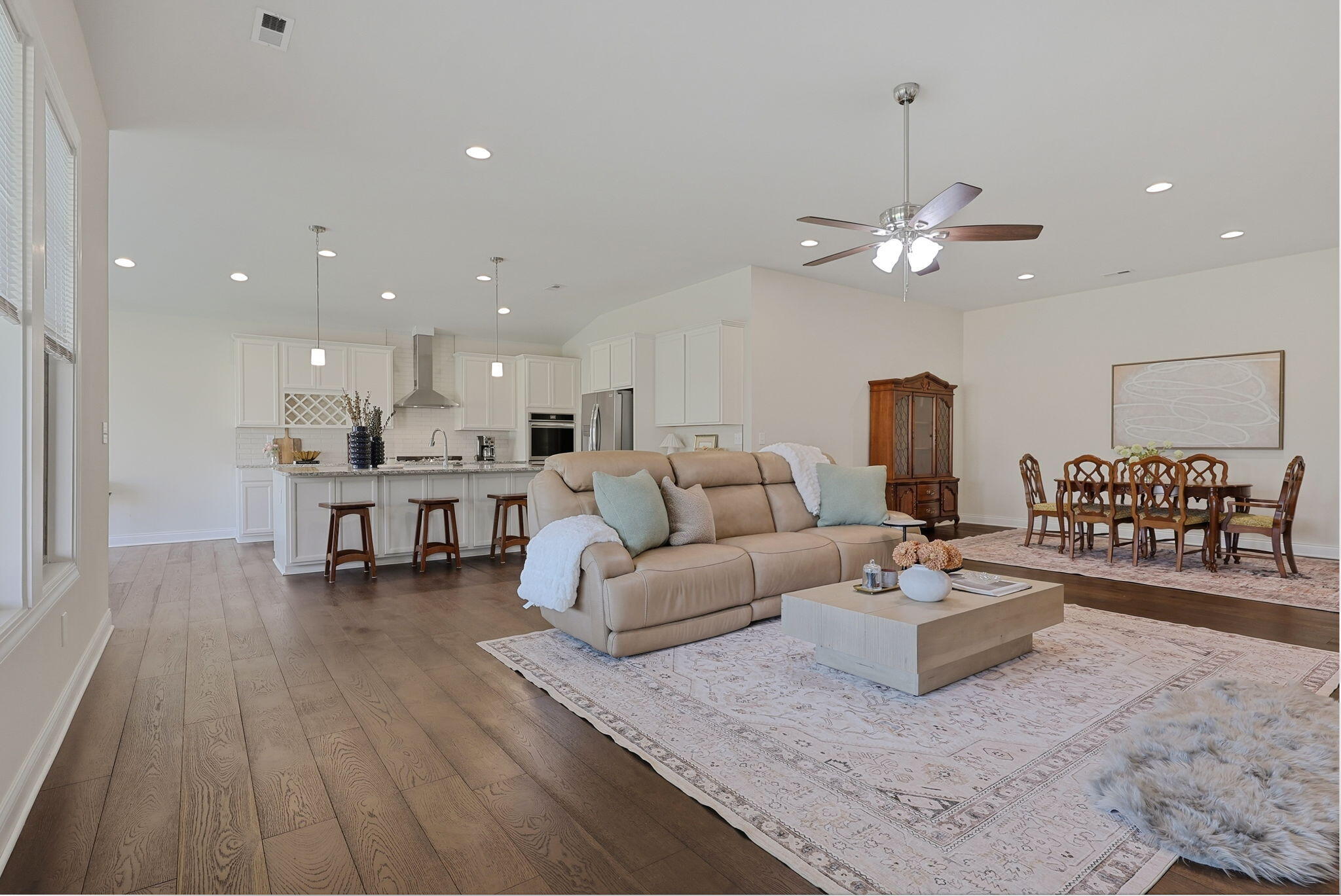 2213 Clematis Way Property Photo 3