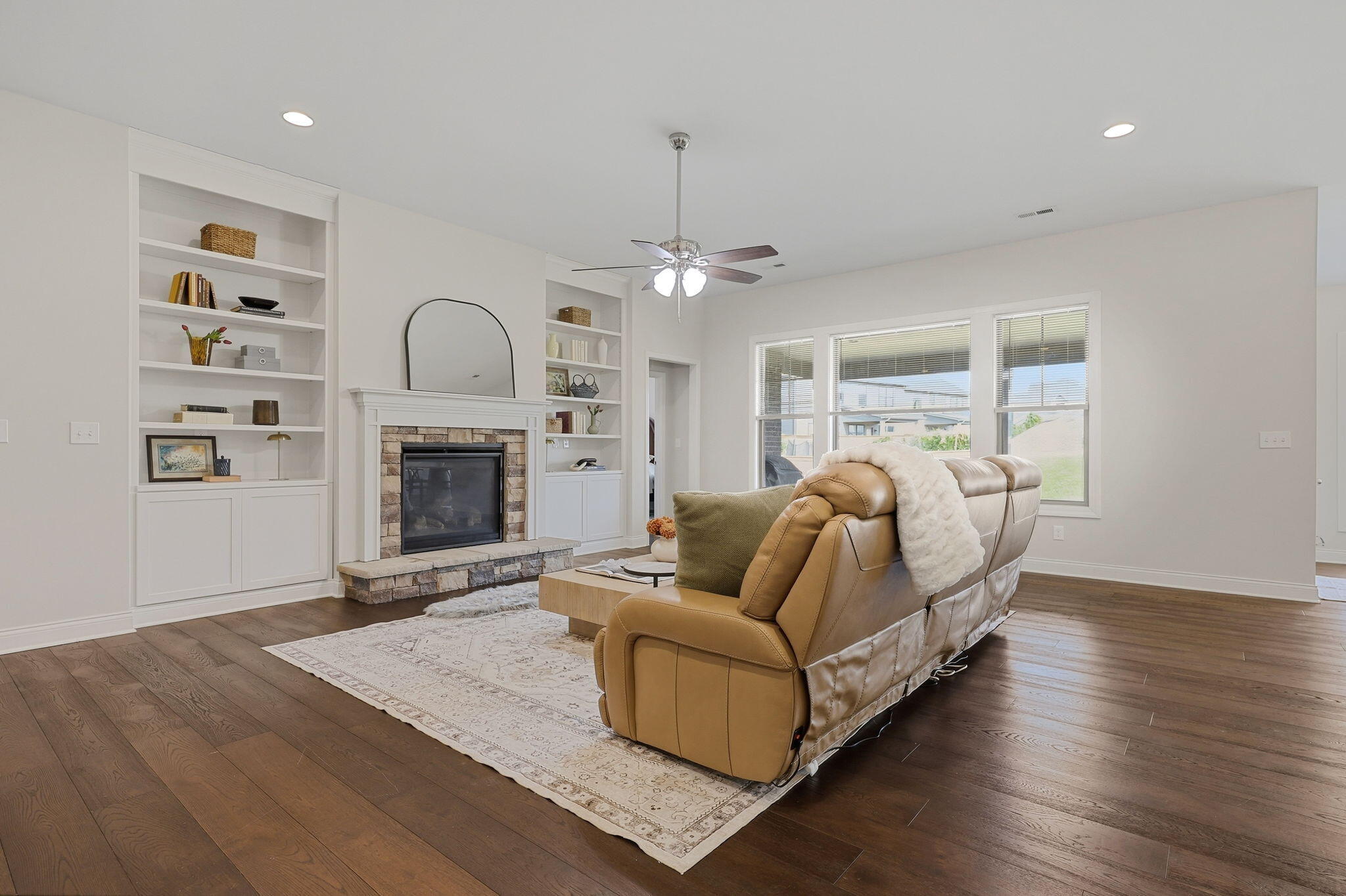 2213 Clematis Way Property Photo 4
