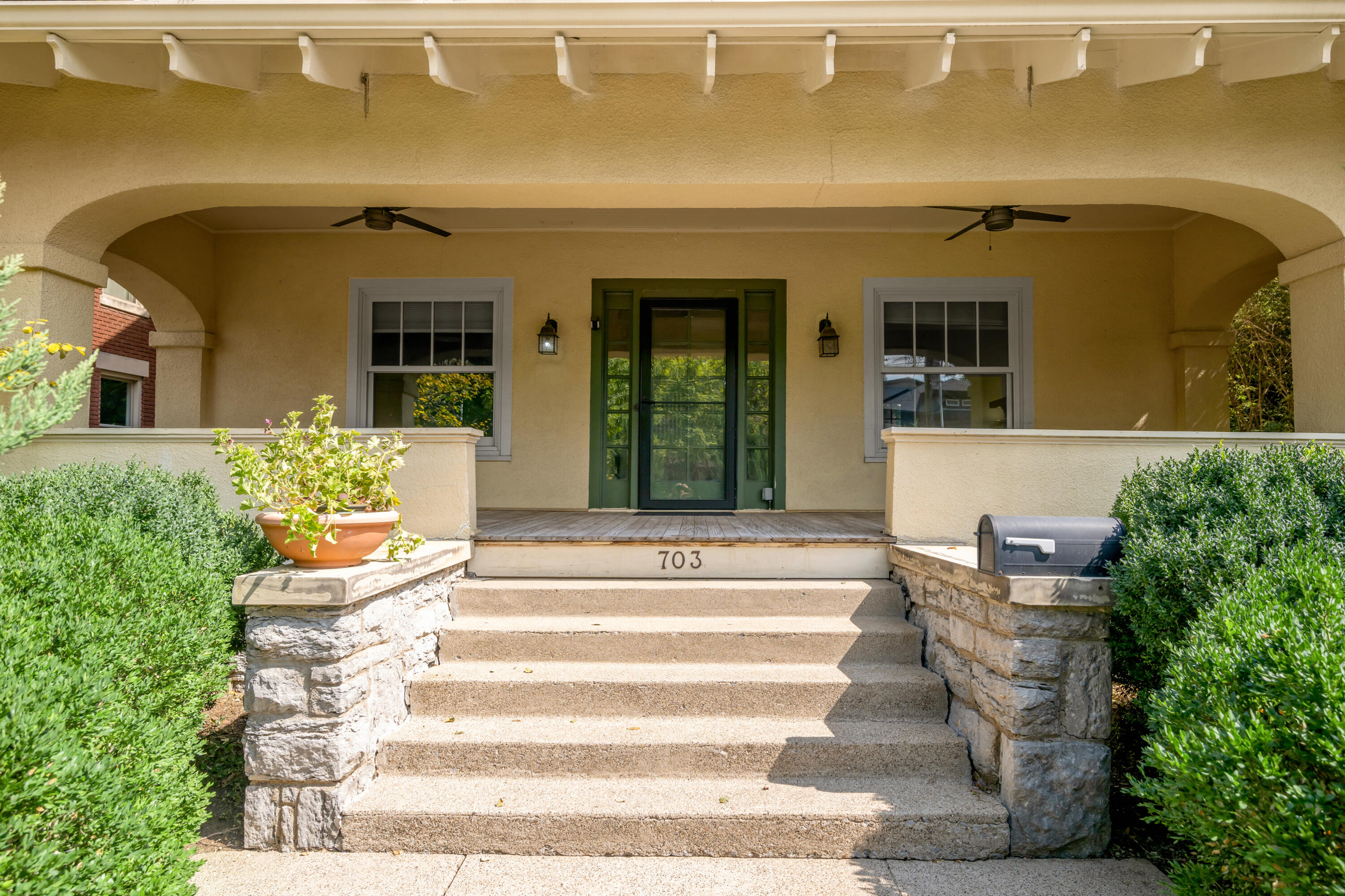 703 Bullock Place Property Photo 3