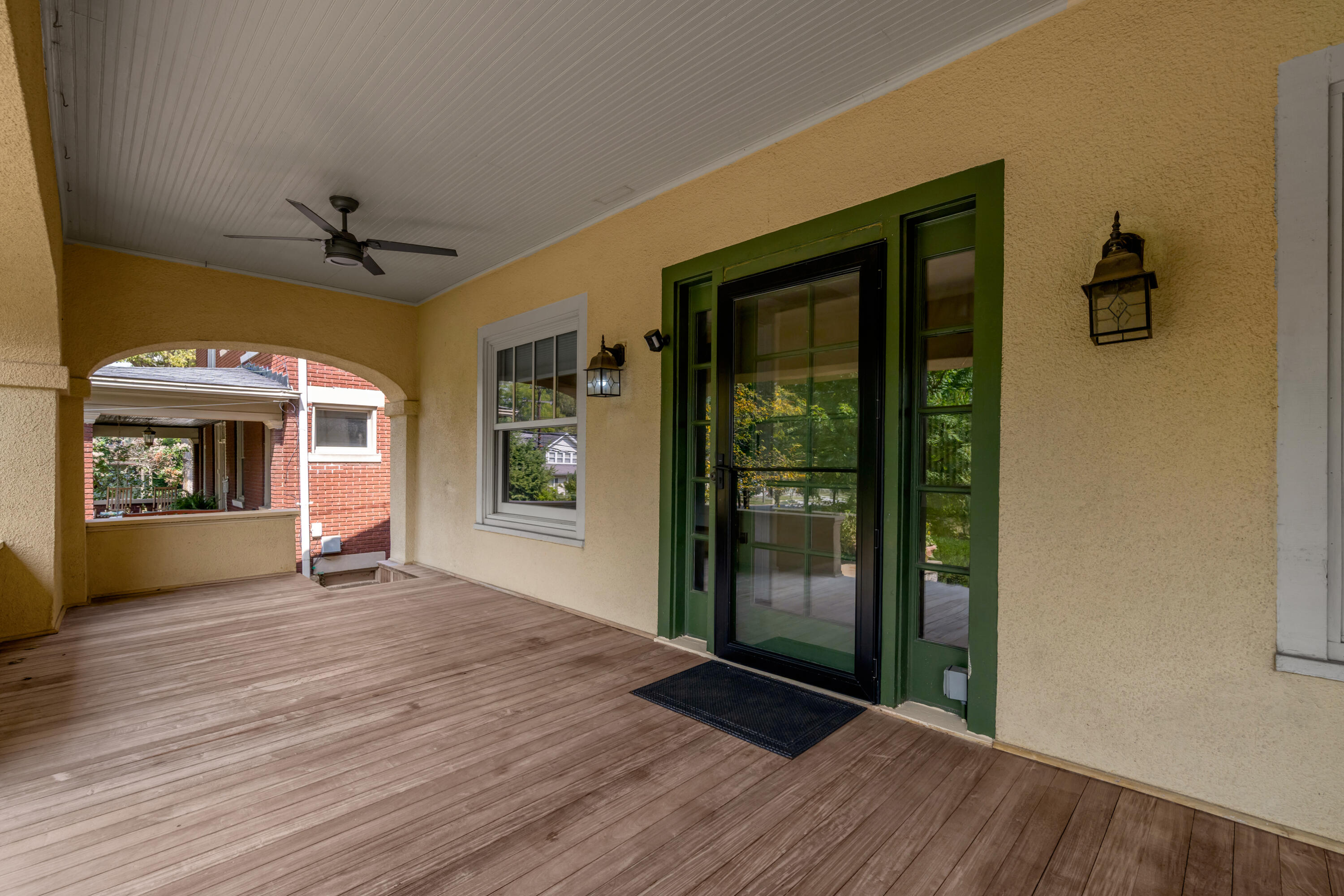 703 Bullock Place Property Photo 4