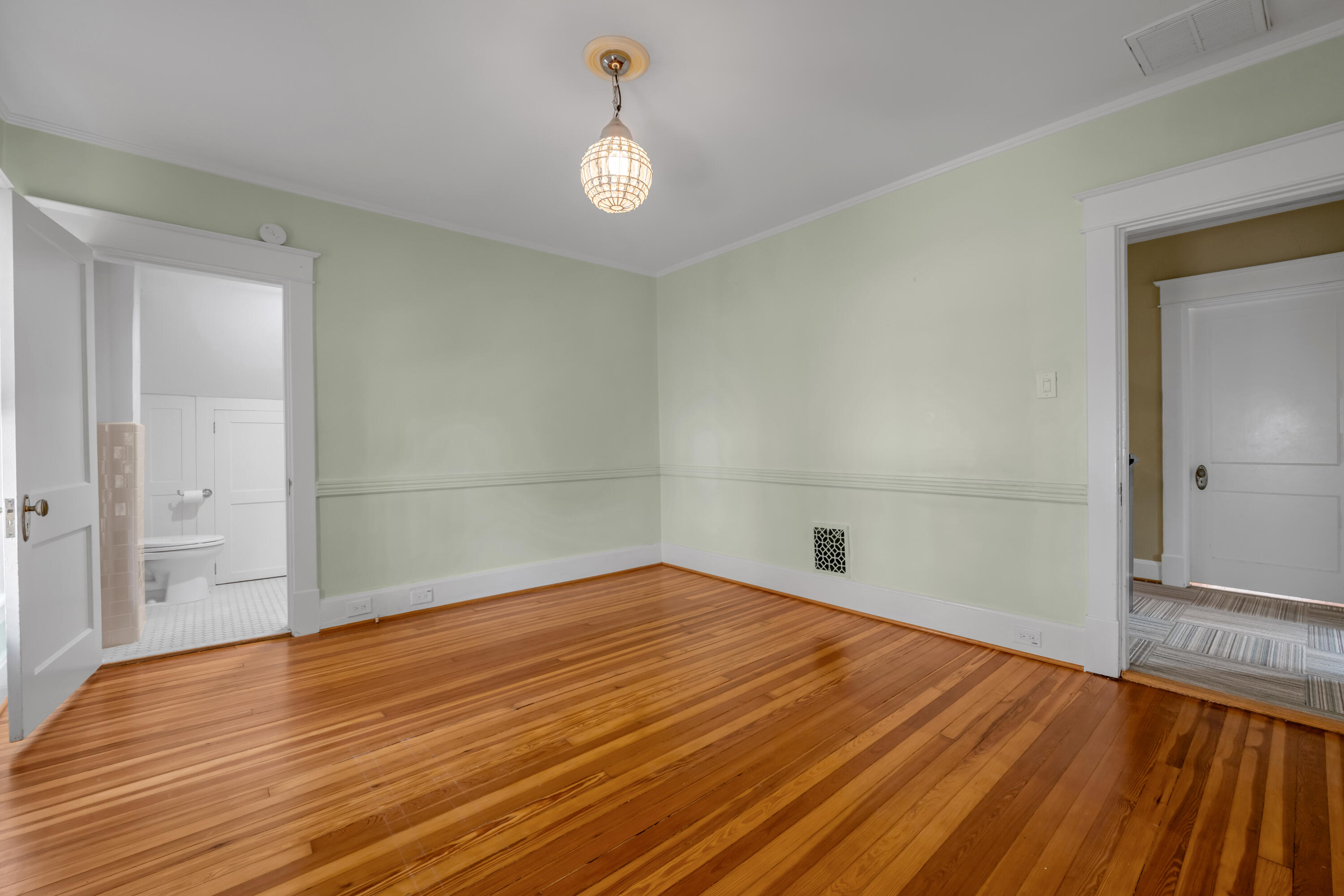 703 Bullock Place Property Photo 32