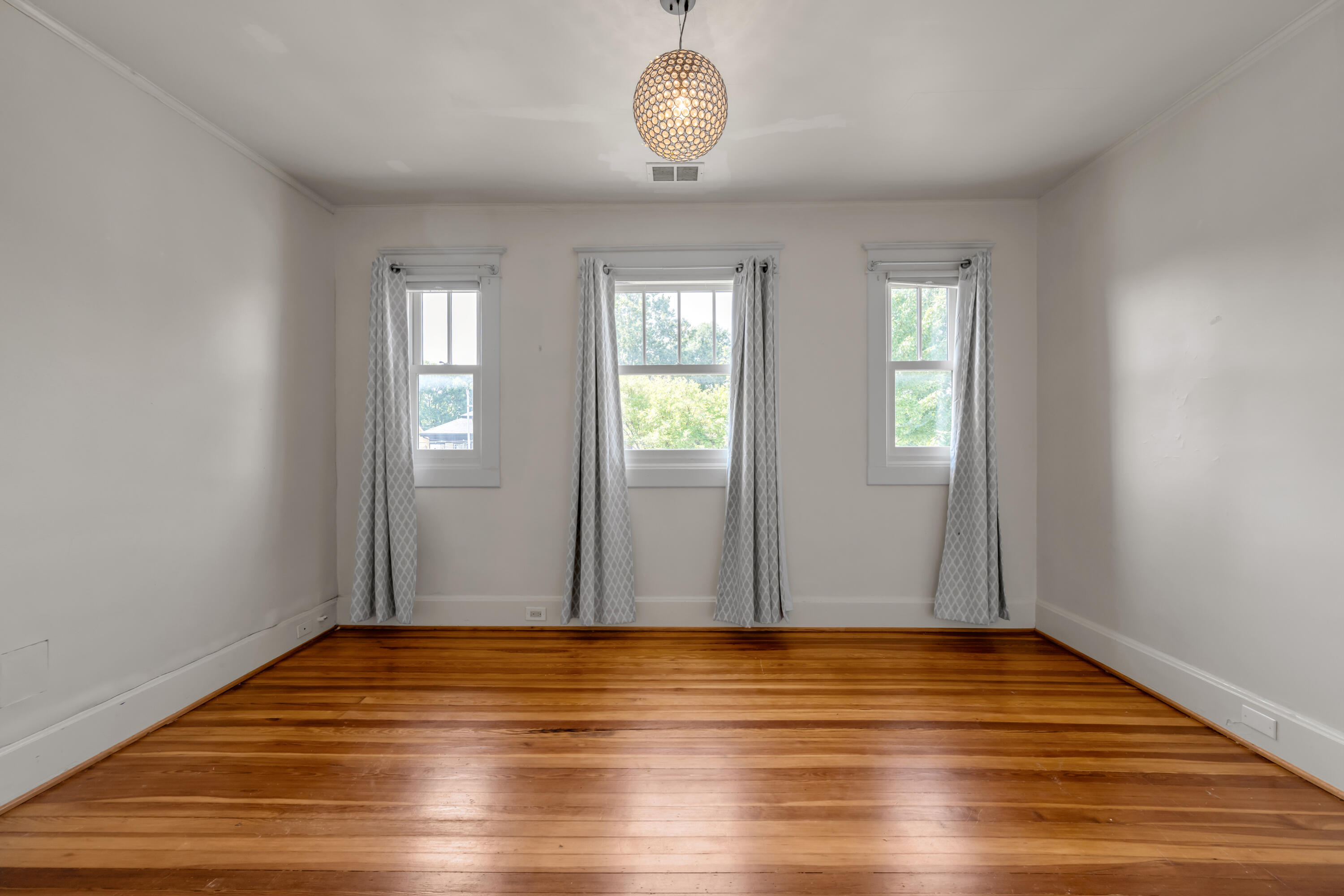 703 Bullock Place Property Photo 34