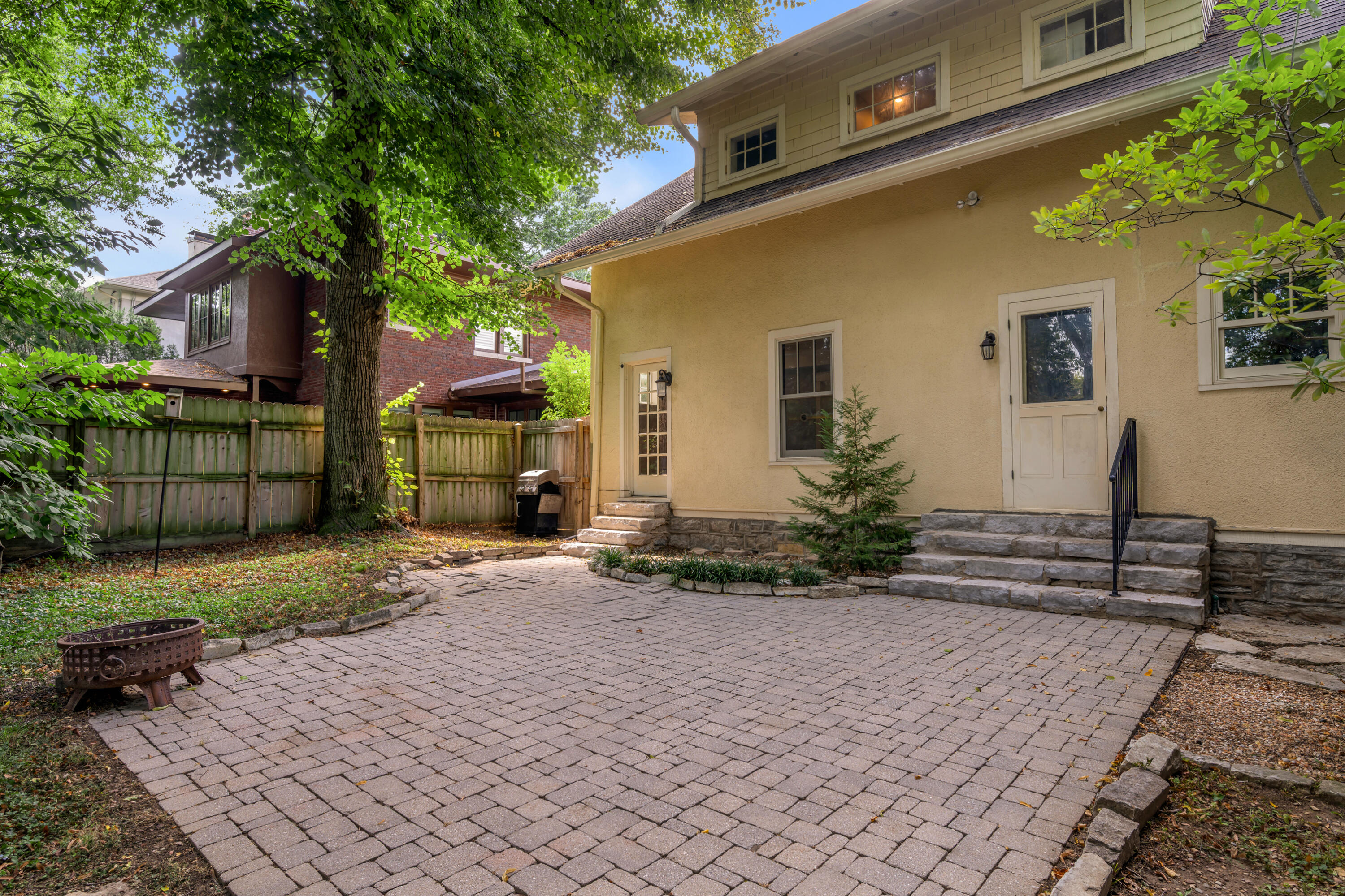 703 Bullock Place Property Photo 45