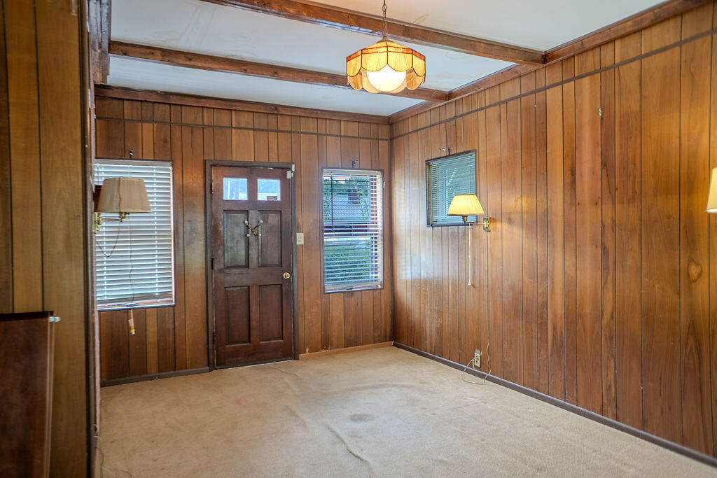 103 Bennett Court Property Photo 5