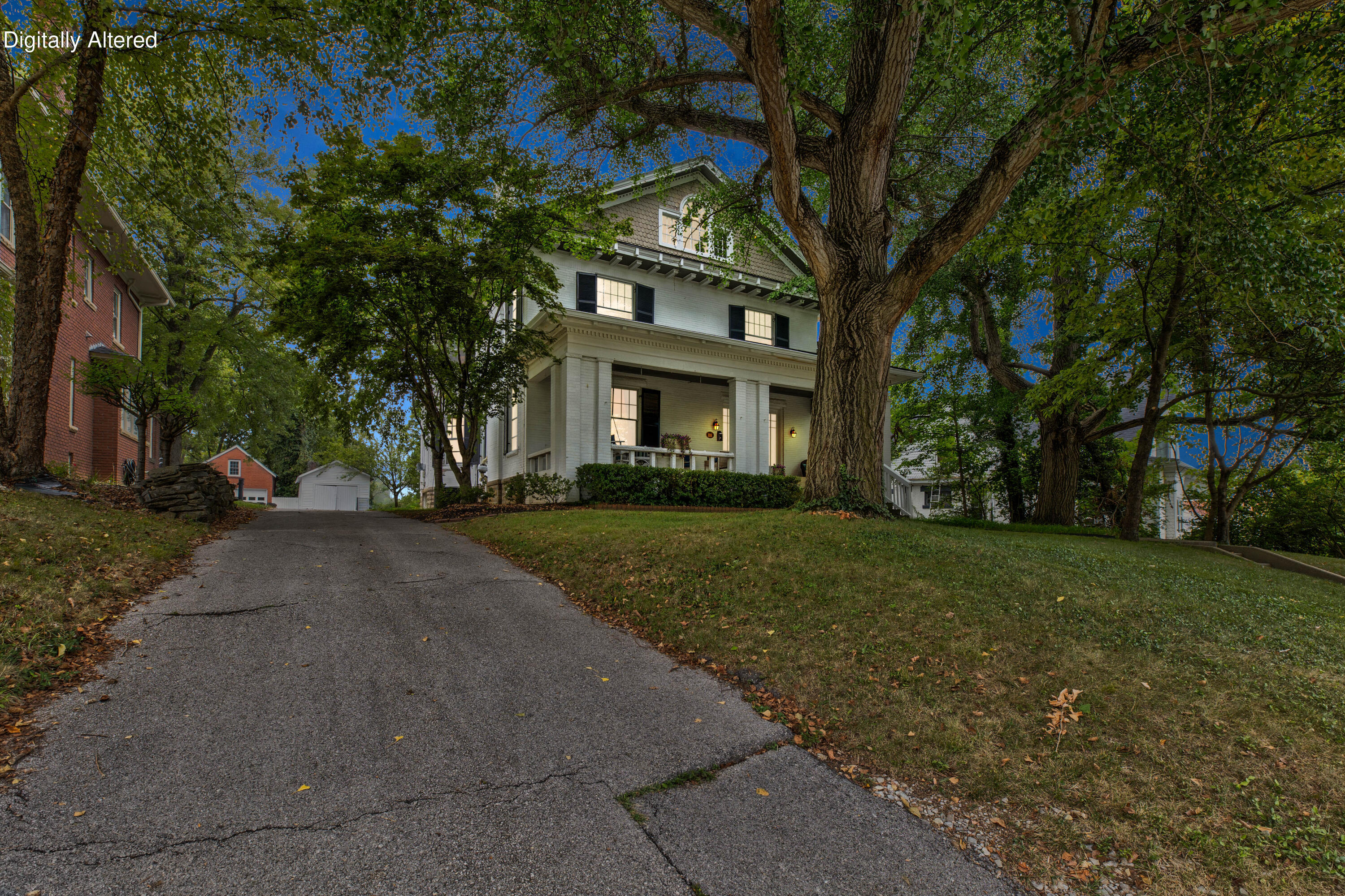 305 W Main Street Property Photo 2