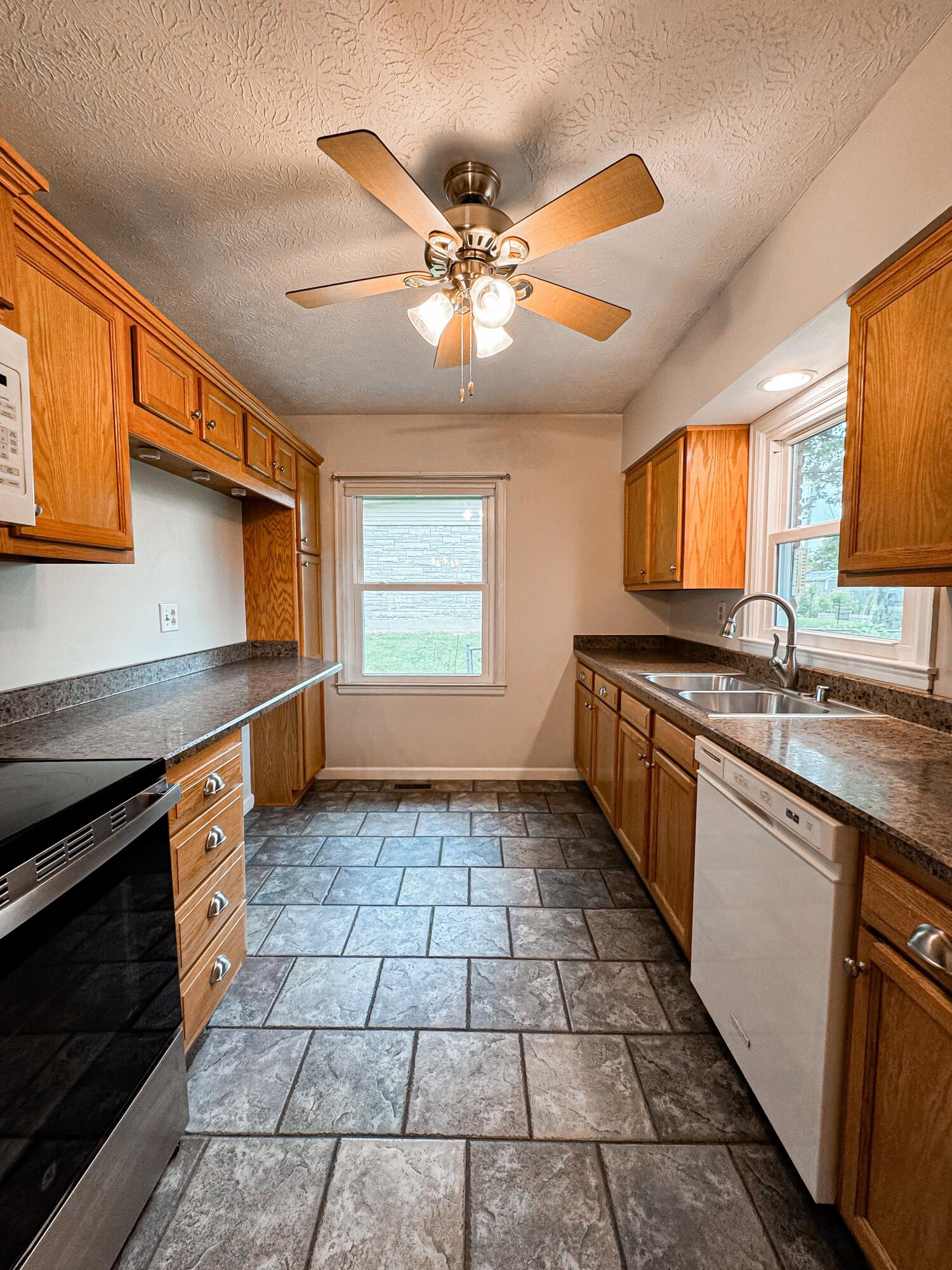 1037 Algonquin Trail Property Photo 17