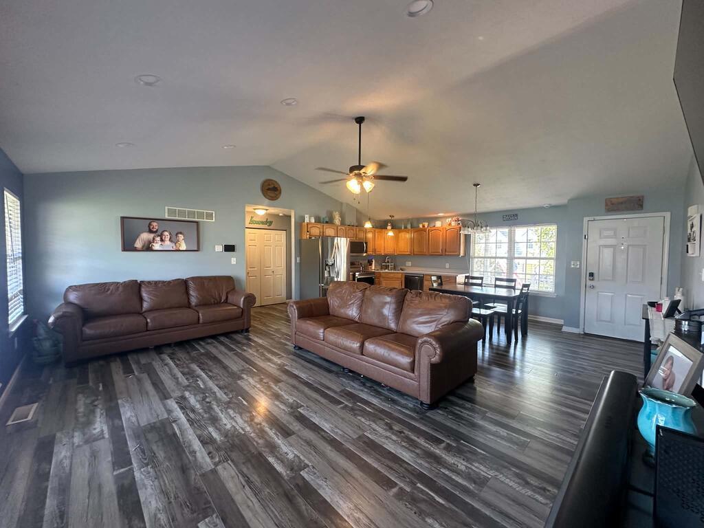 204 Secretariat Street Property Photo 3
