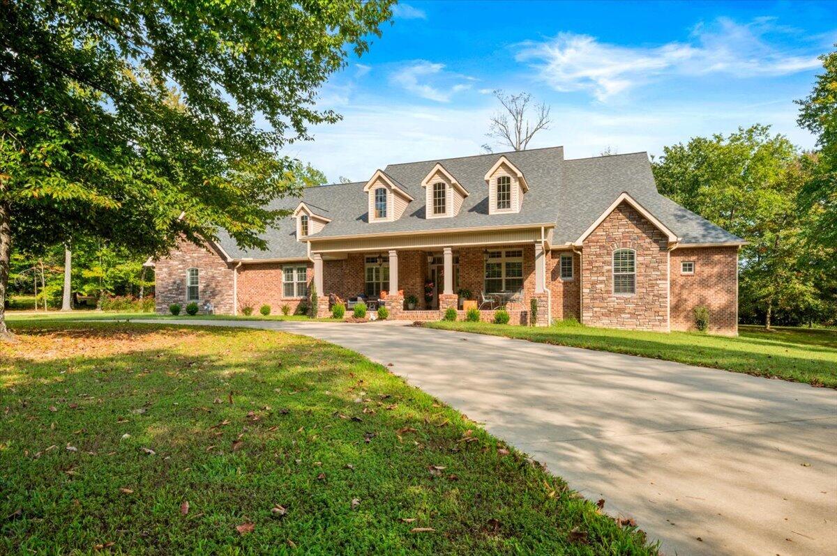 306 Combs Circle Property Photo 1