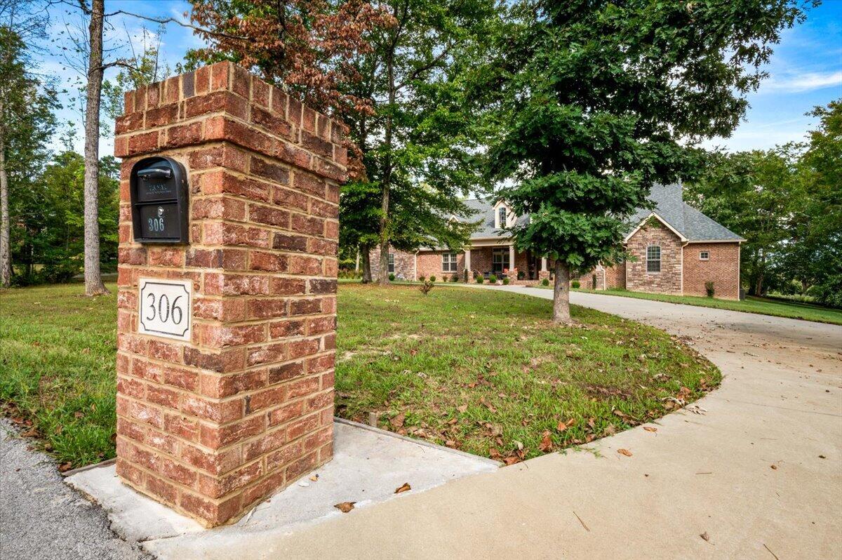 306 Combs Circle Property Photo 5